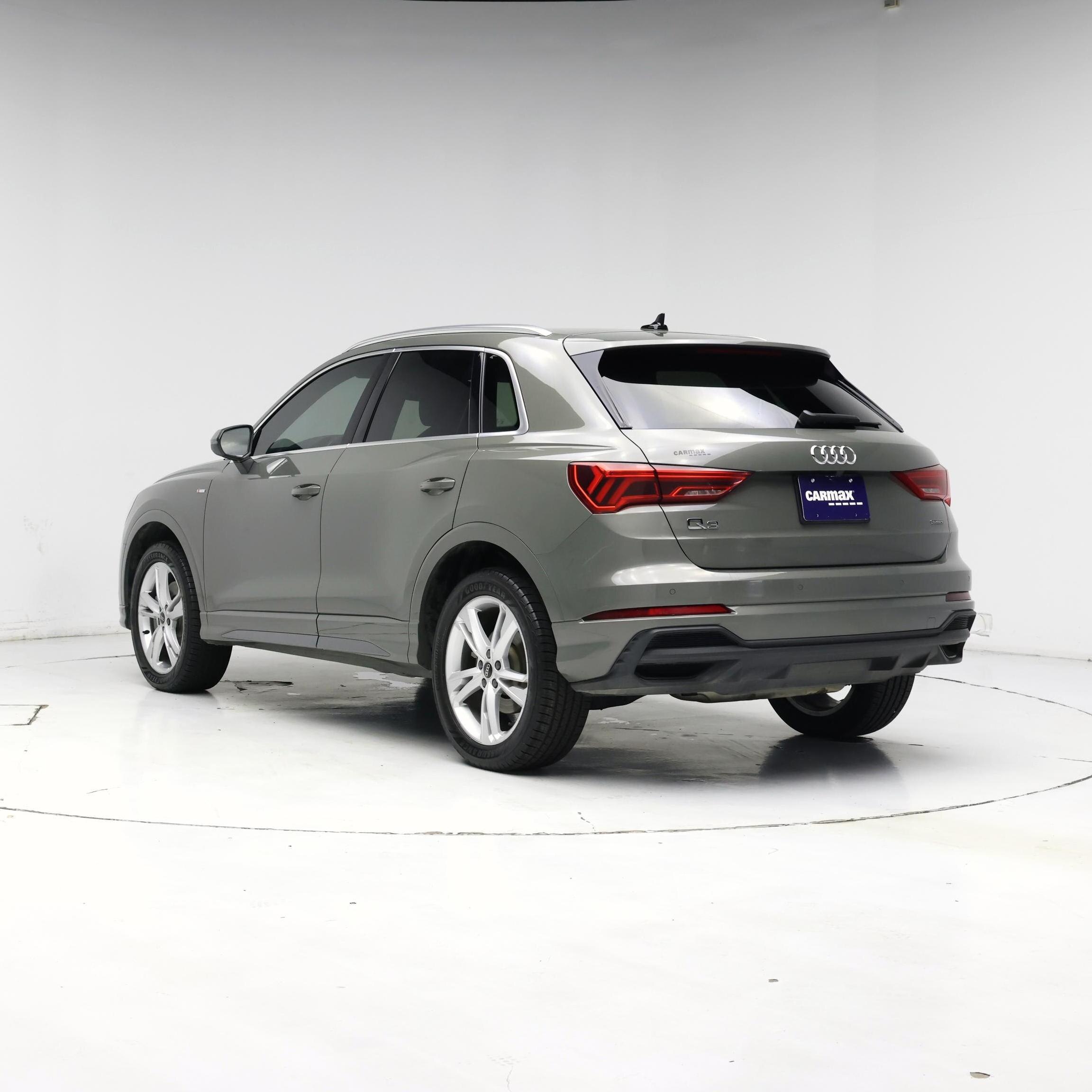 Thumbnail: 2023 Audi Q3 - 2