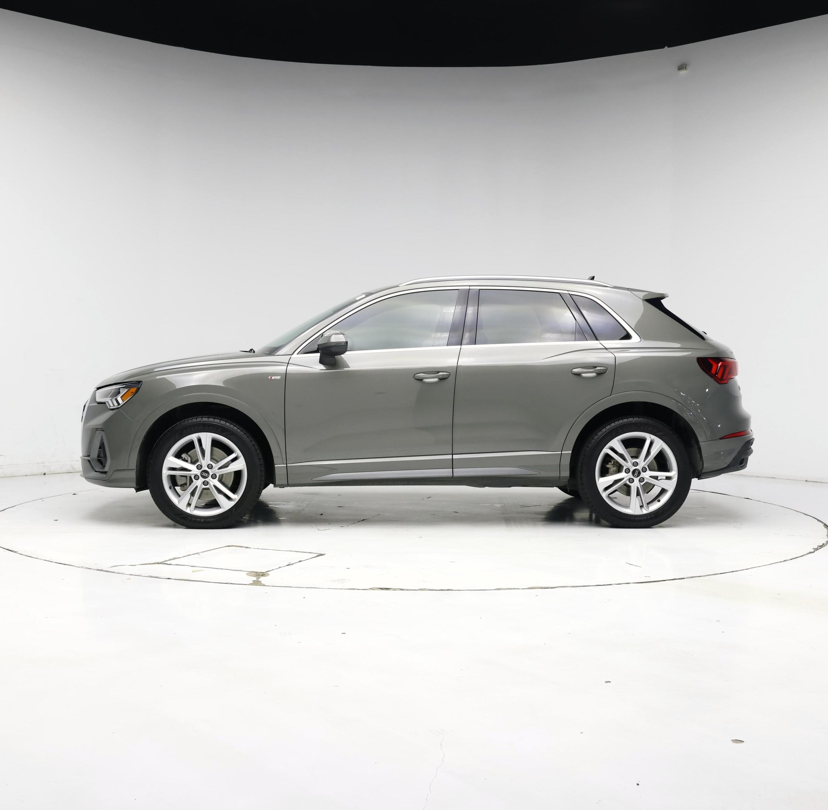 Thumbnail: 2023 Audi Q3 - 3