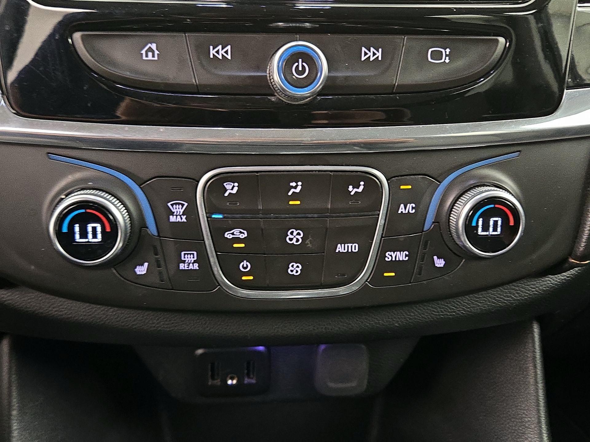 Thumbnail: 2018 Chevrolet Traverse - 16