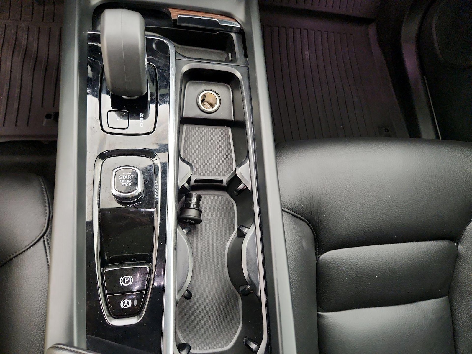 2023 Volvo XC60 Plus - Photo 19