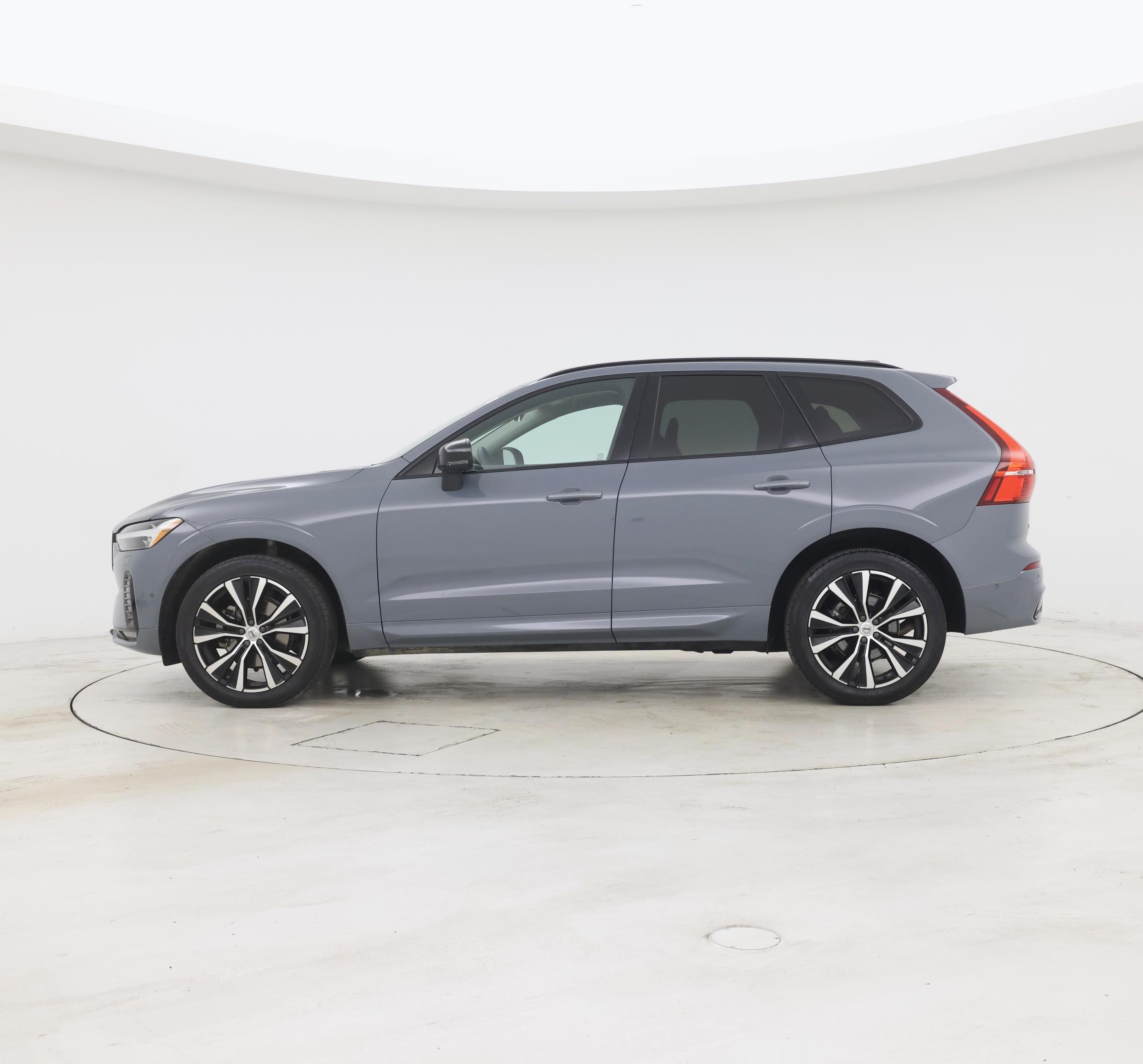 Thumbnail: 2023 Volvo XC60 - 3