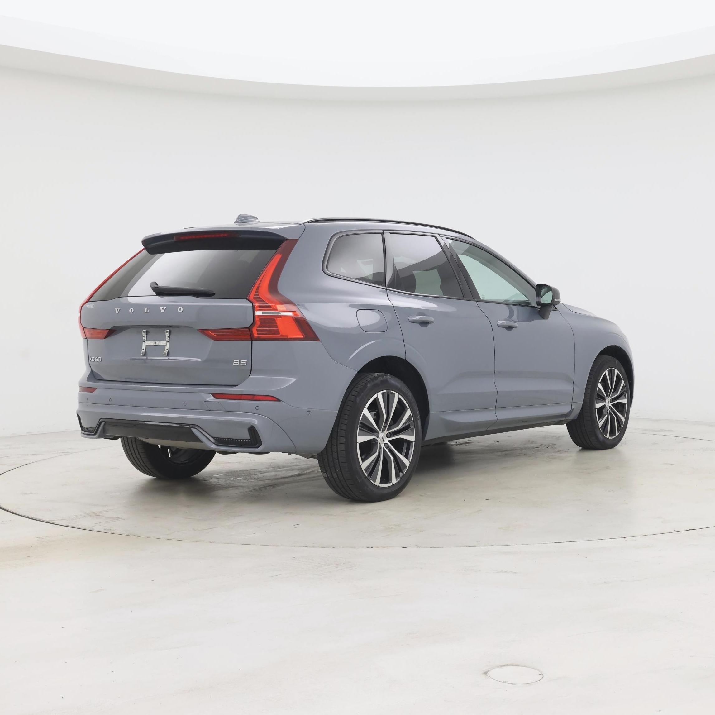 Thumbnail: 2023 Volvo XC60 - 8