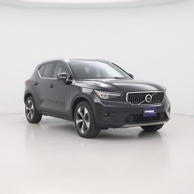 2023 Volvo XC40 B5 Plus Bright Theme