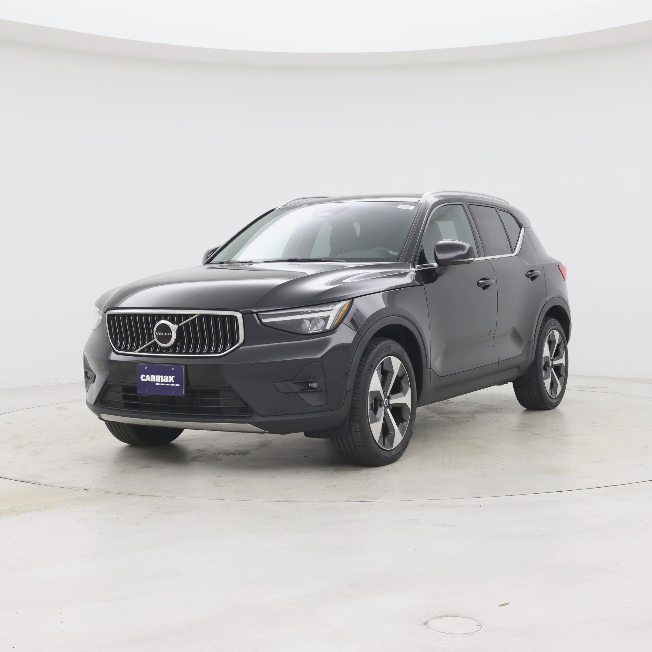 Thumbnail: 2023 Volvo XC40 - 4