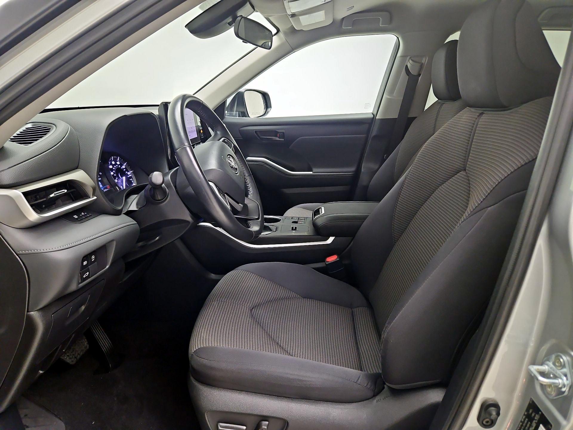 Thumbnail: 2025 Toyota Highlander - 11