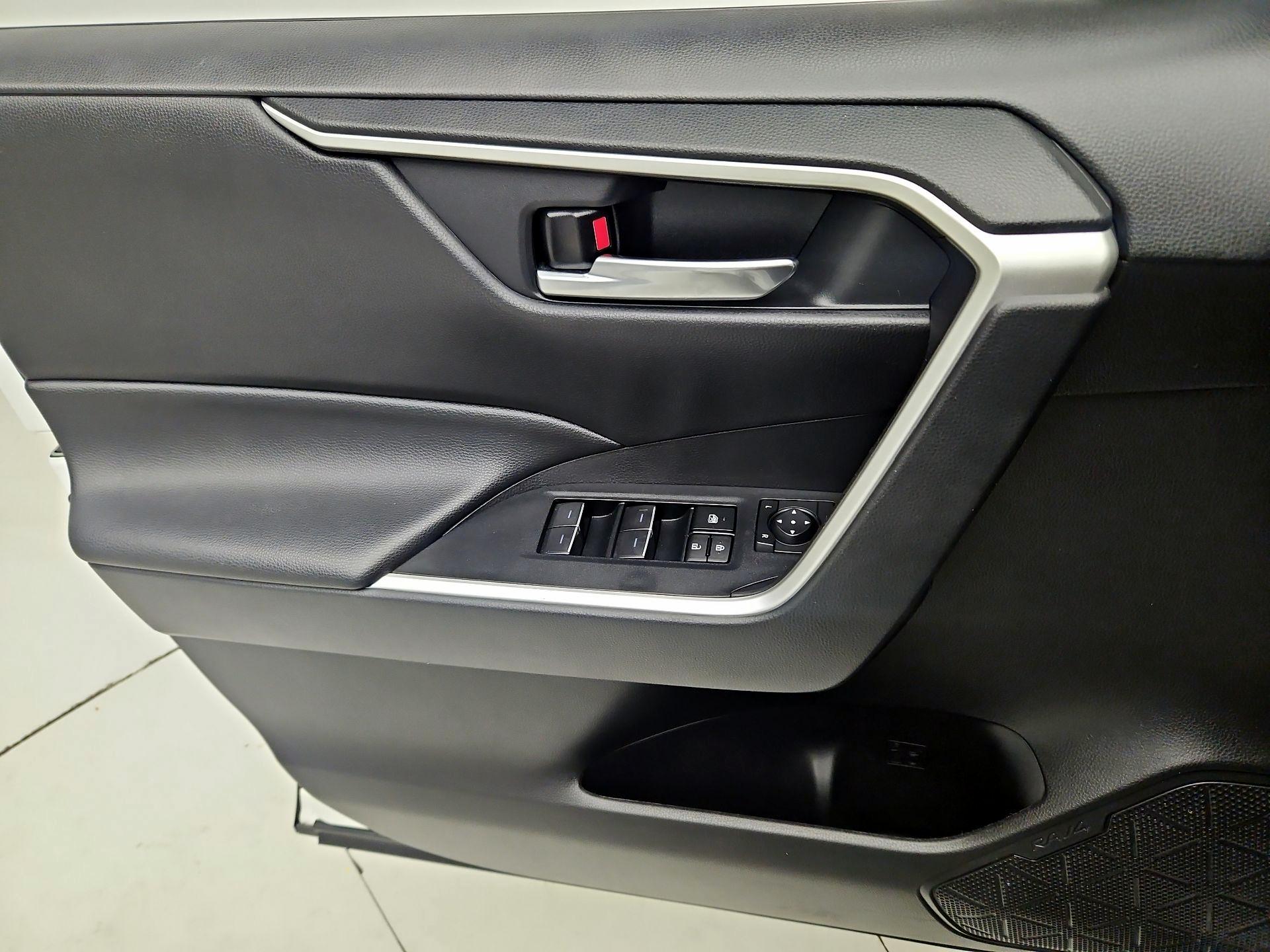 Thumbnail: 2024 Toyota RAV4 - 12