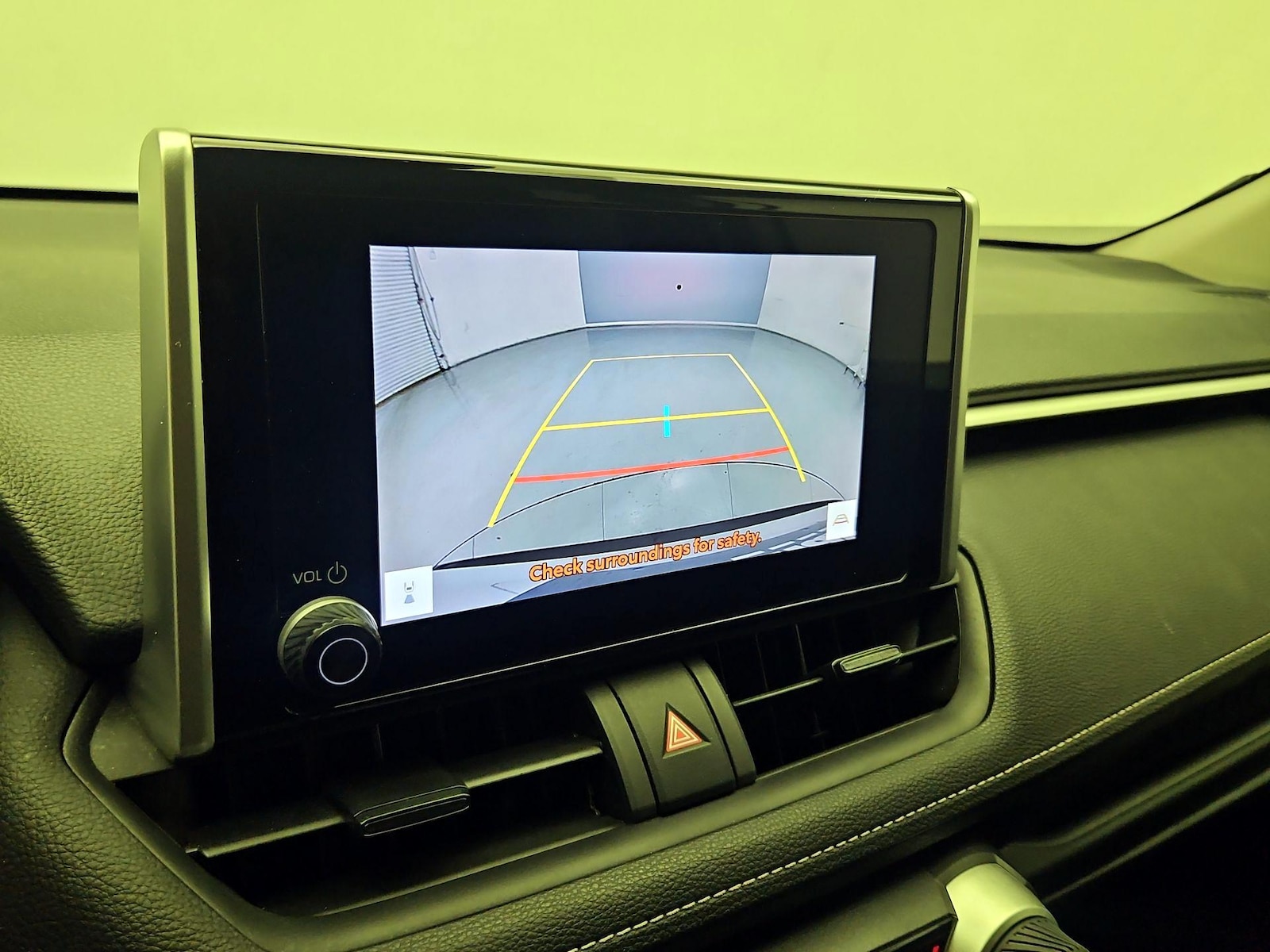 2024 Toyota RAV4 XLE - Photo 15