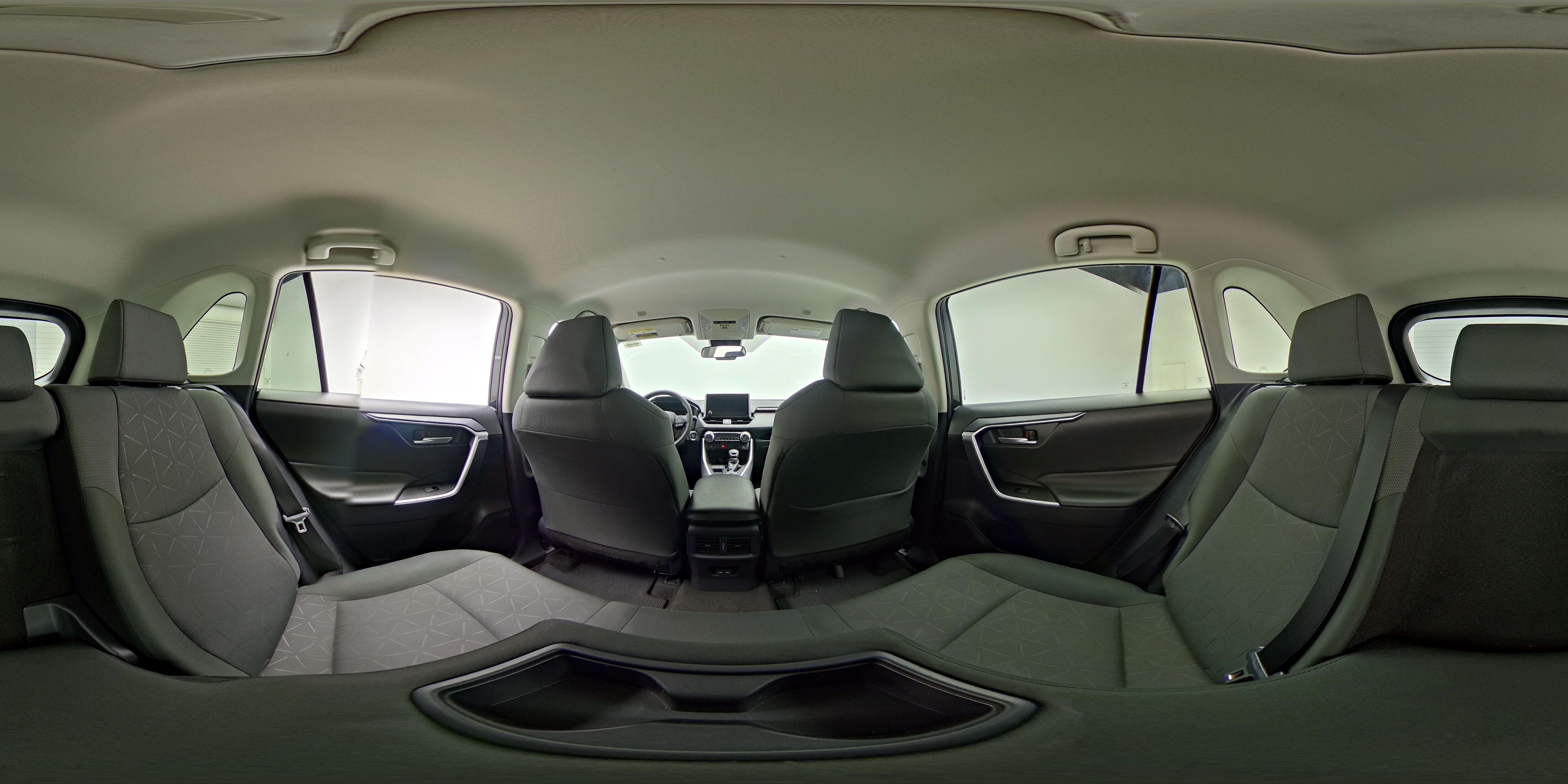 2025 Toyota RAV4 XLE - Photo 25