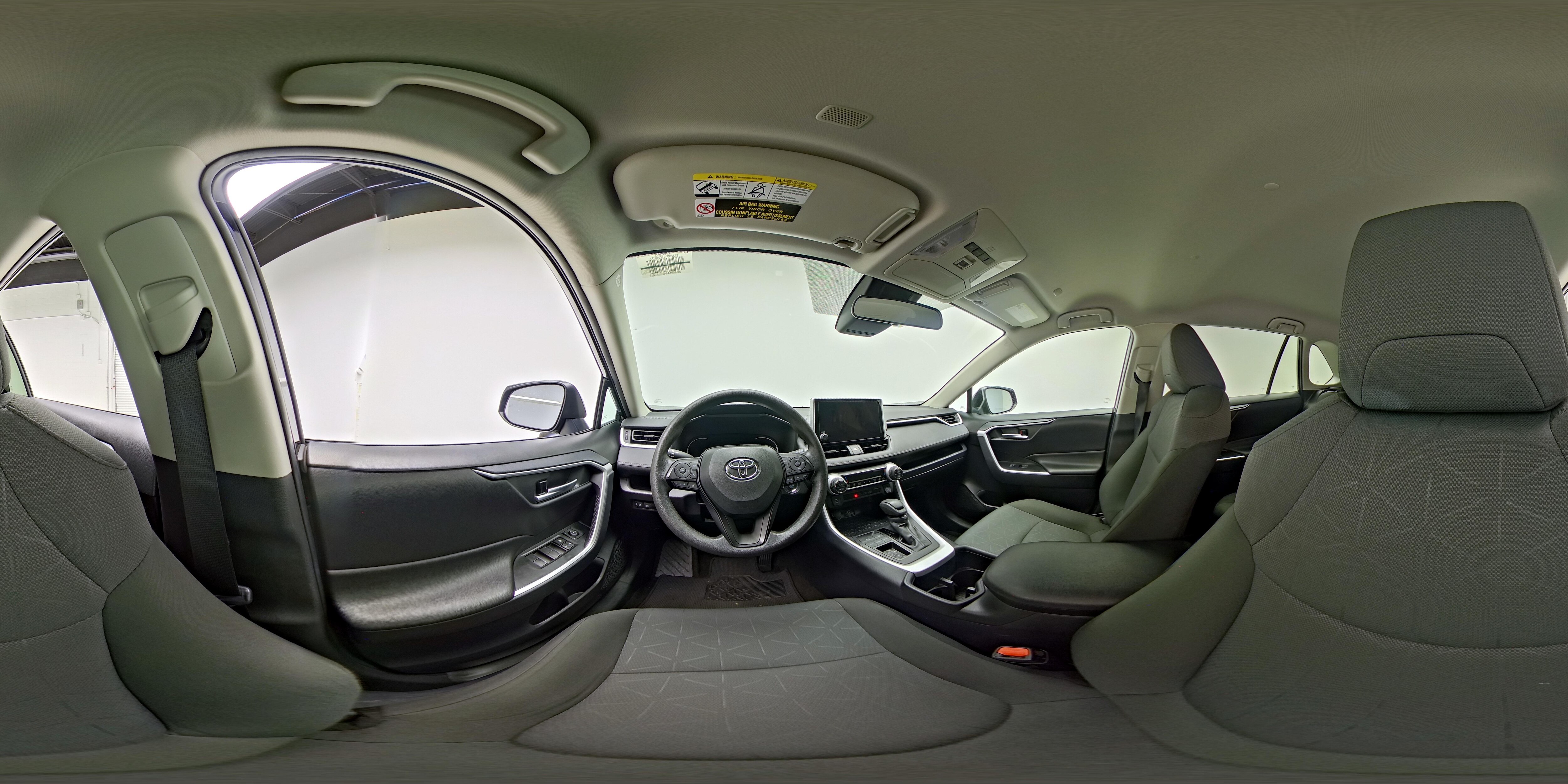 2025 Toyota RAV4 XLE - Photo 26
