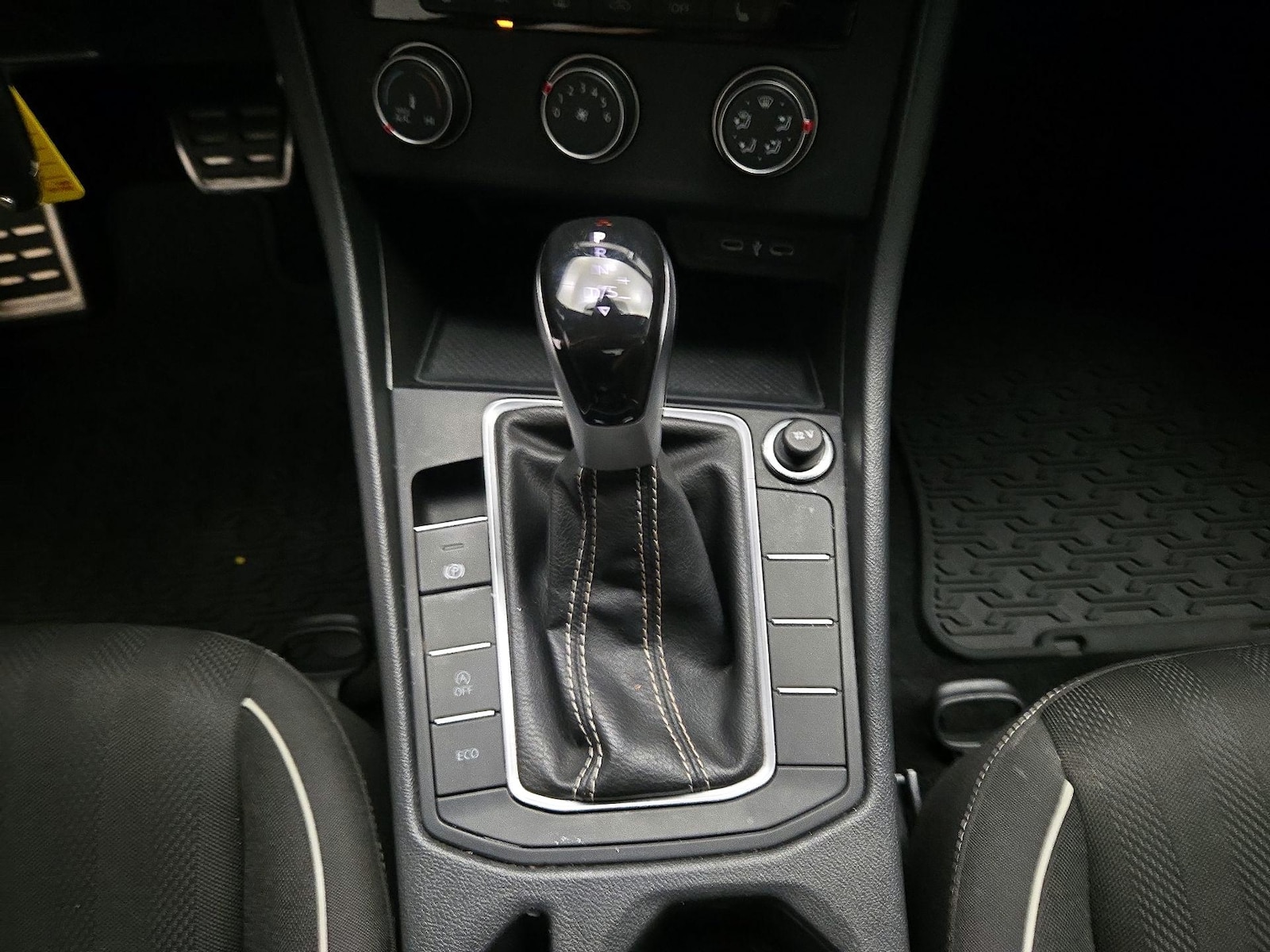 2024 Volkswagen Jetta Sport - Photo 16