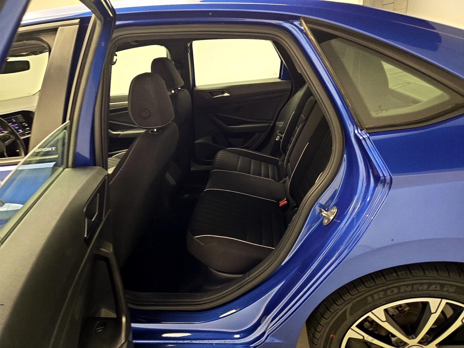 2024 Volkswagen Jetta Sport - Photo 18