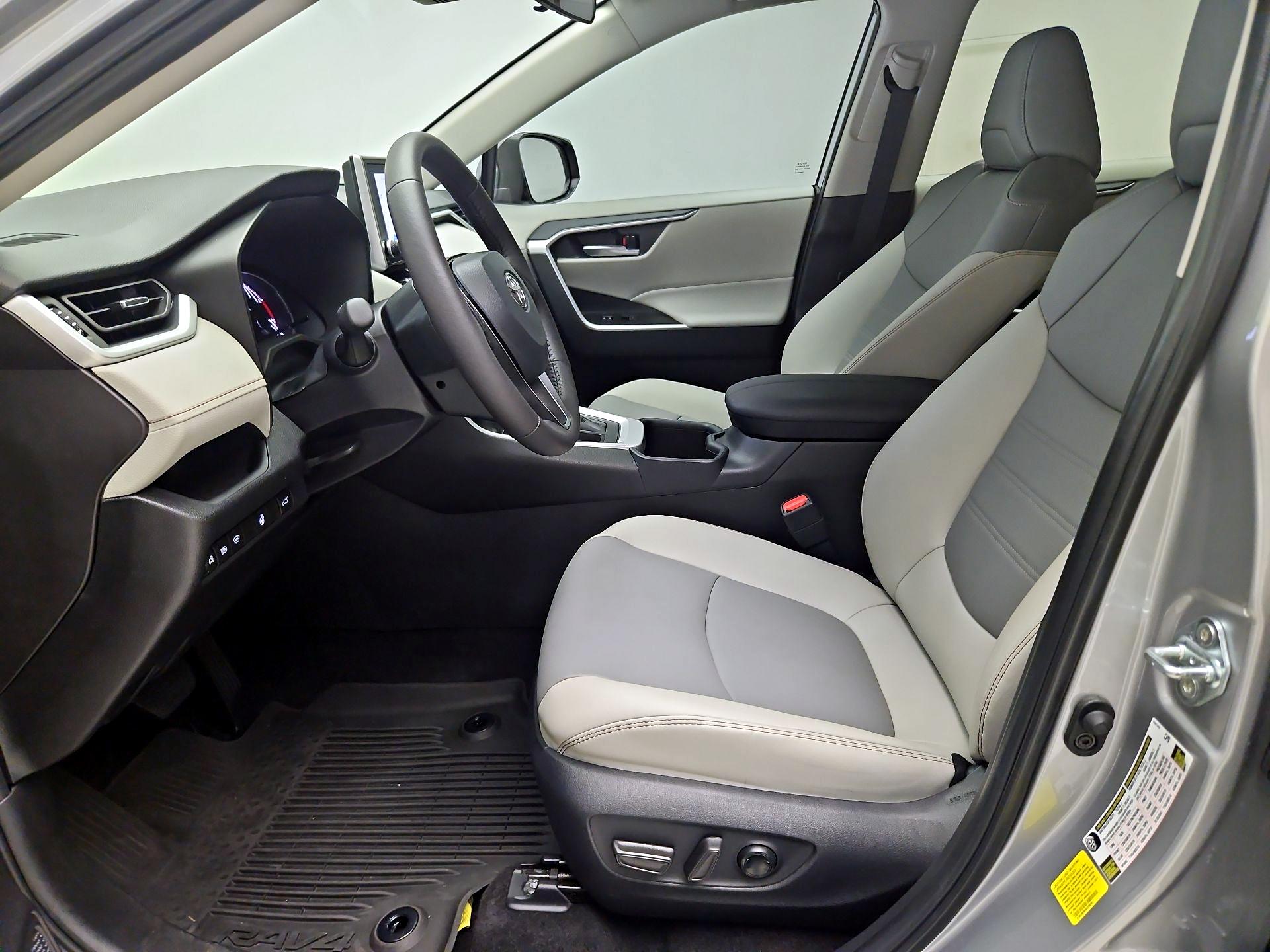 Thumbnail: 2025 Toyota RAV4 - 11