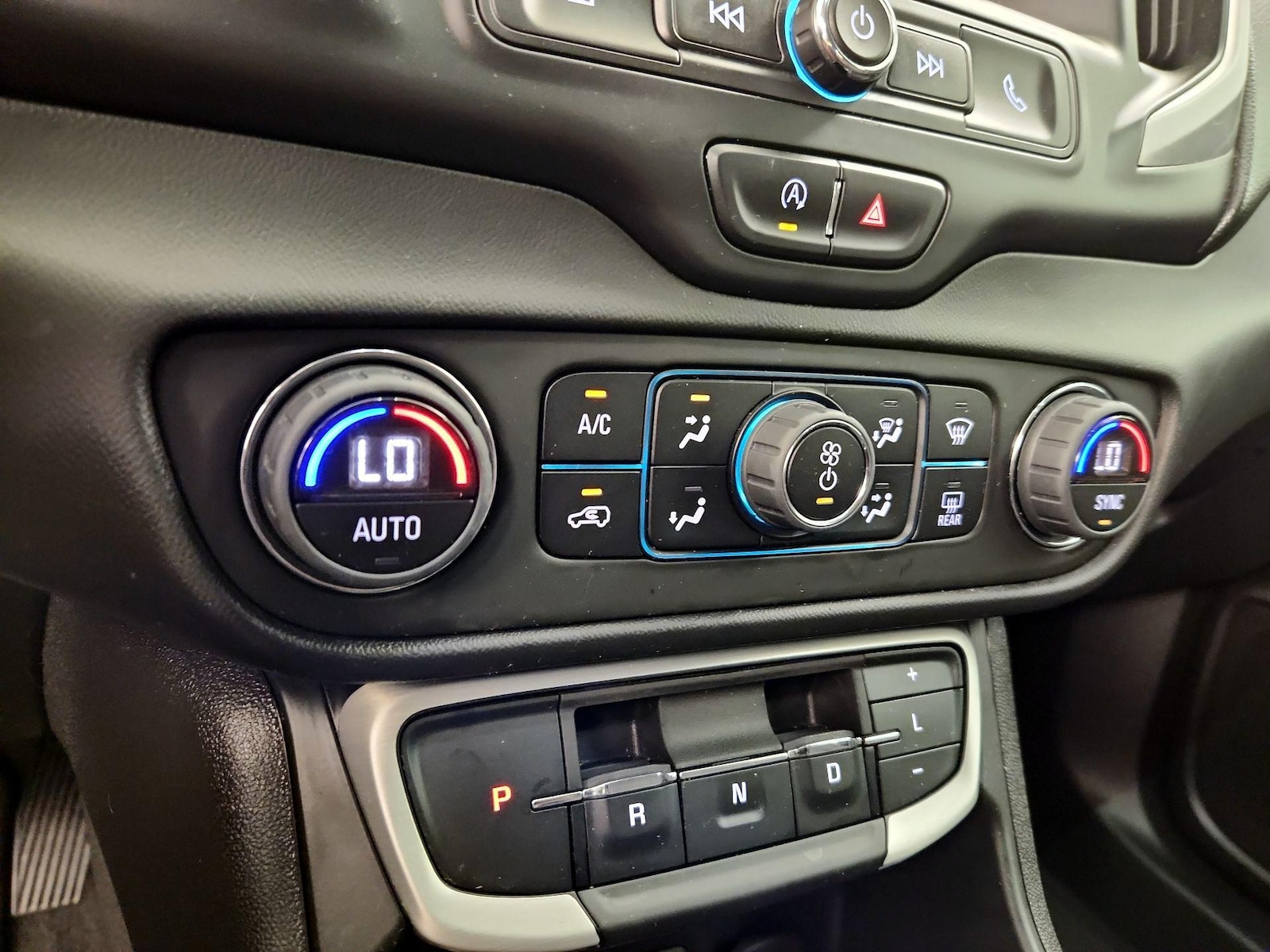 2022 GMC Terrain SLE - Photo 17