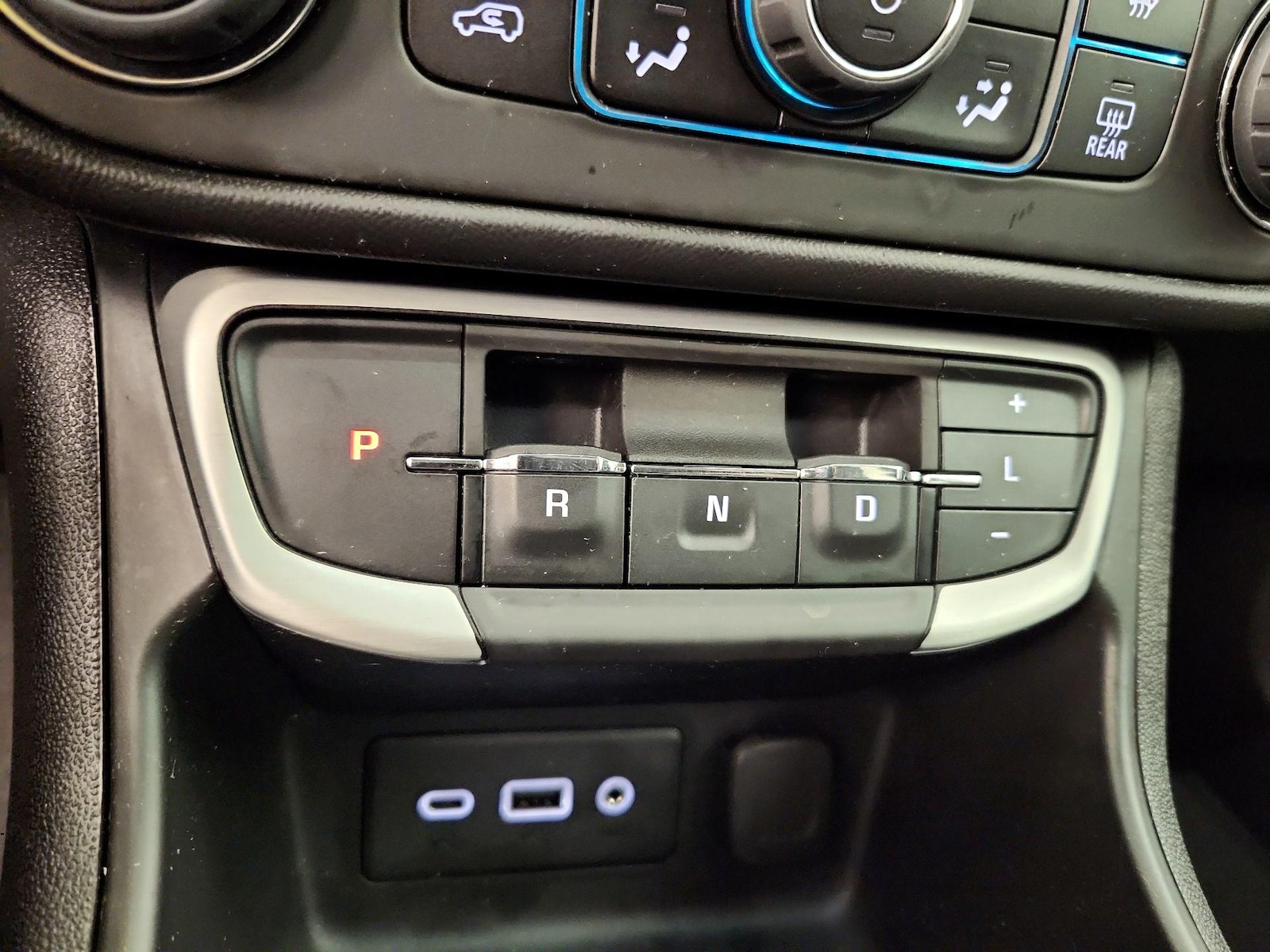 2022 GMC Terrain SLE - Photo 18