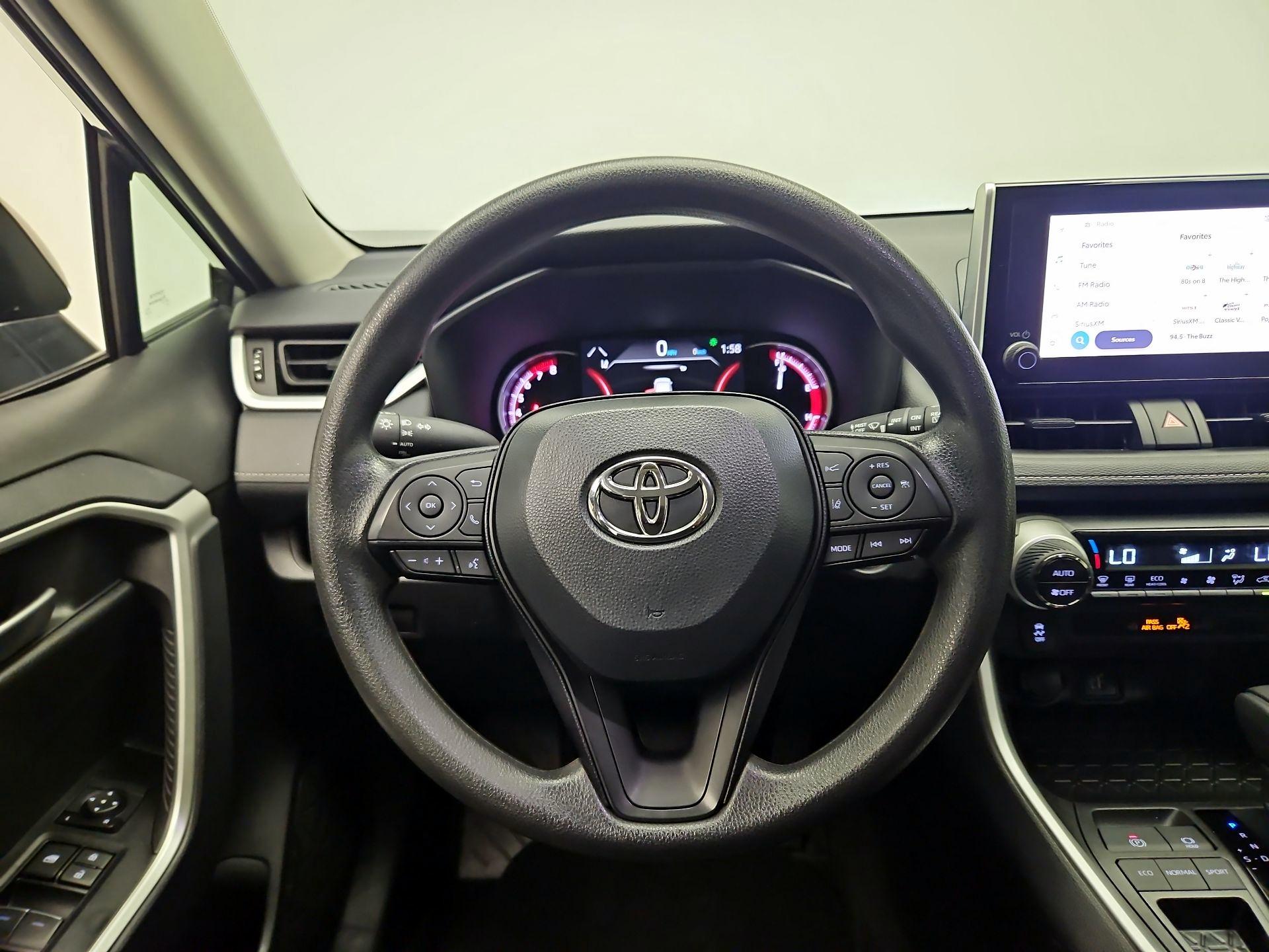 Thumbnail: 2025 Toyota RAV4 - 10