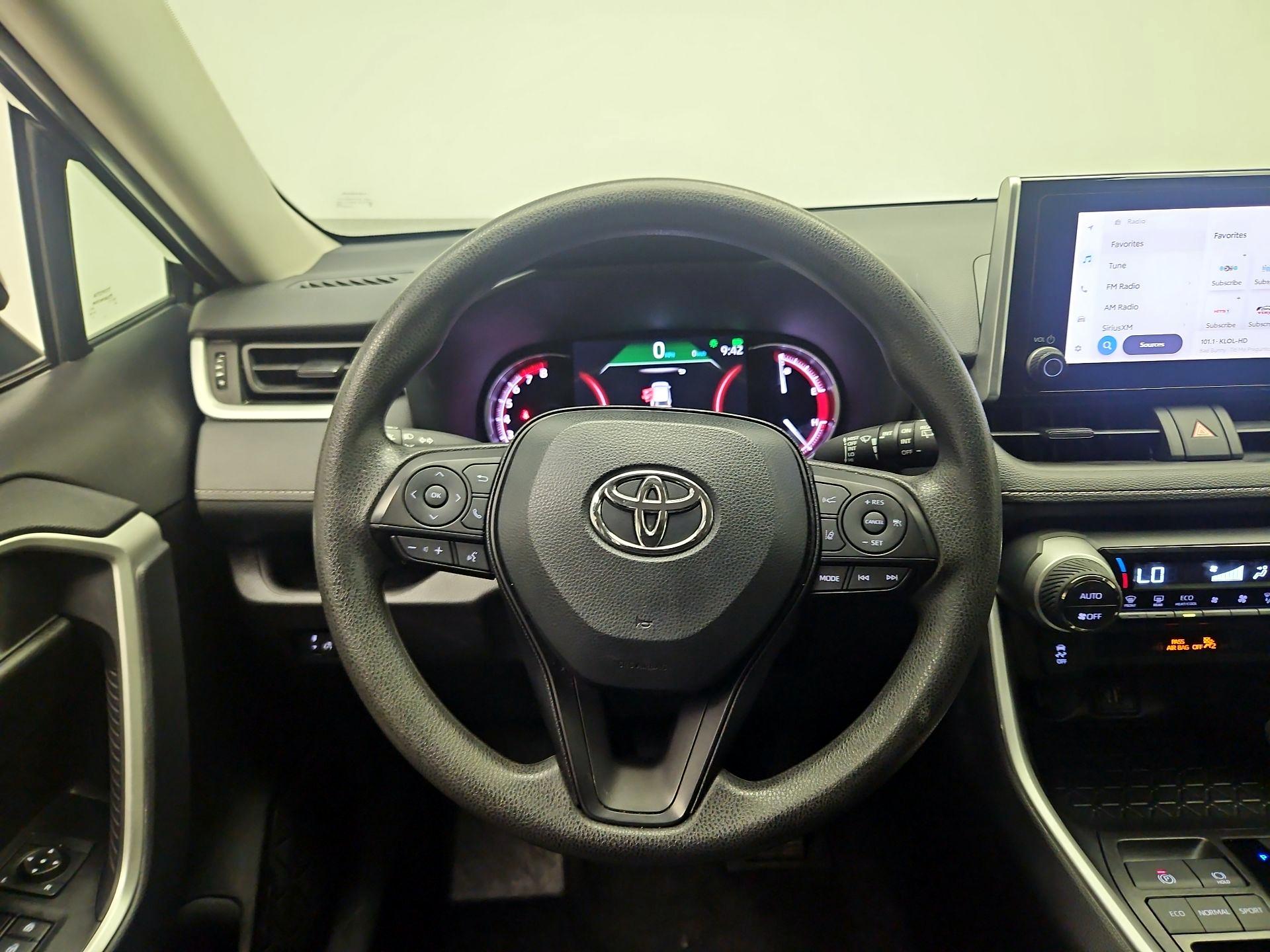 Thumbnail: 2025 Toyota RAV4 - 10