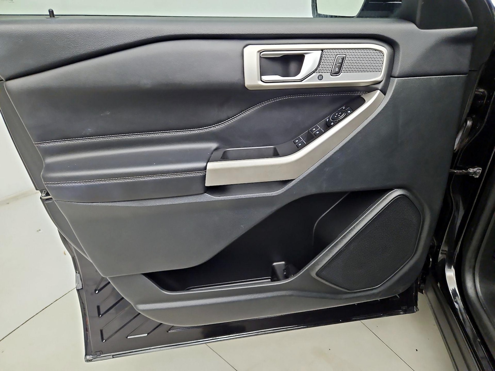 2023 Ford Explorer Limited - Photo 13