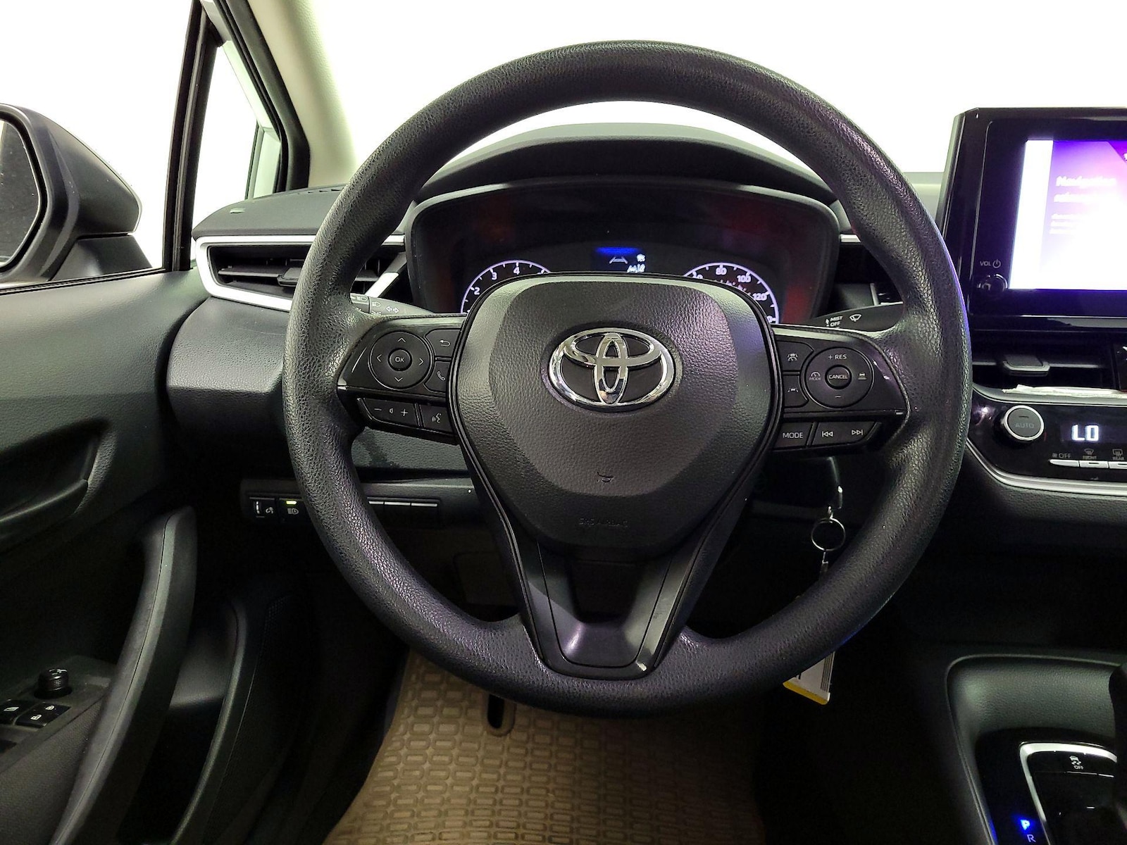 2024 Toyota Corolla LE - Photo 11