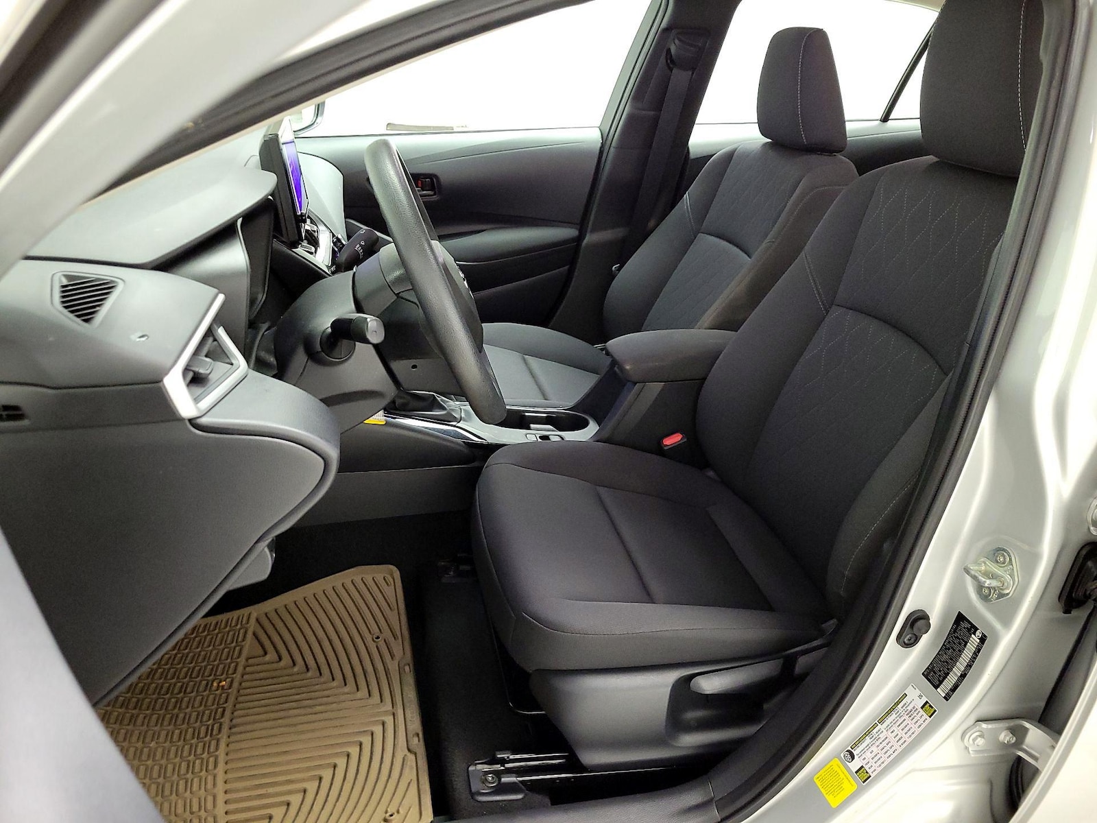 2024 Toyota Corolla LE - Photo 12