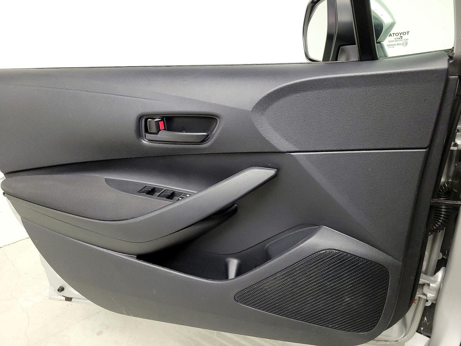 2024 Toyota Corolla LE - Photo 13