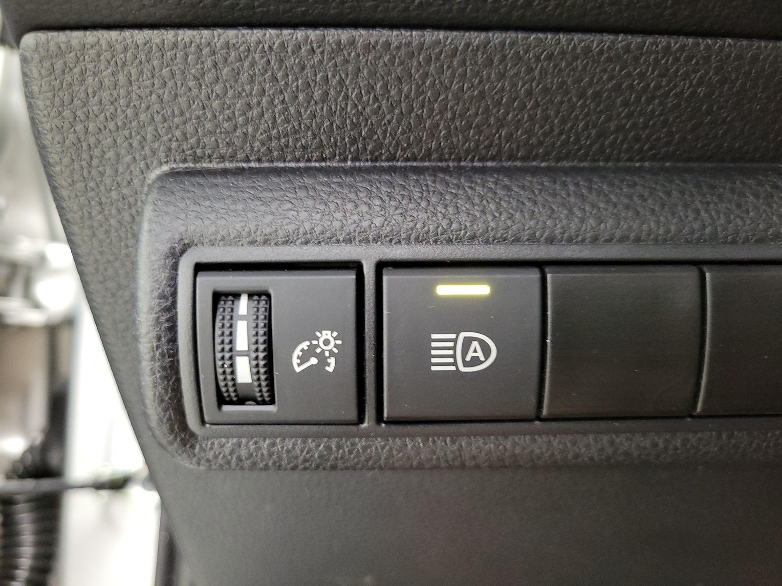 2024 Toyota Corolla LE - Photo 14