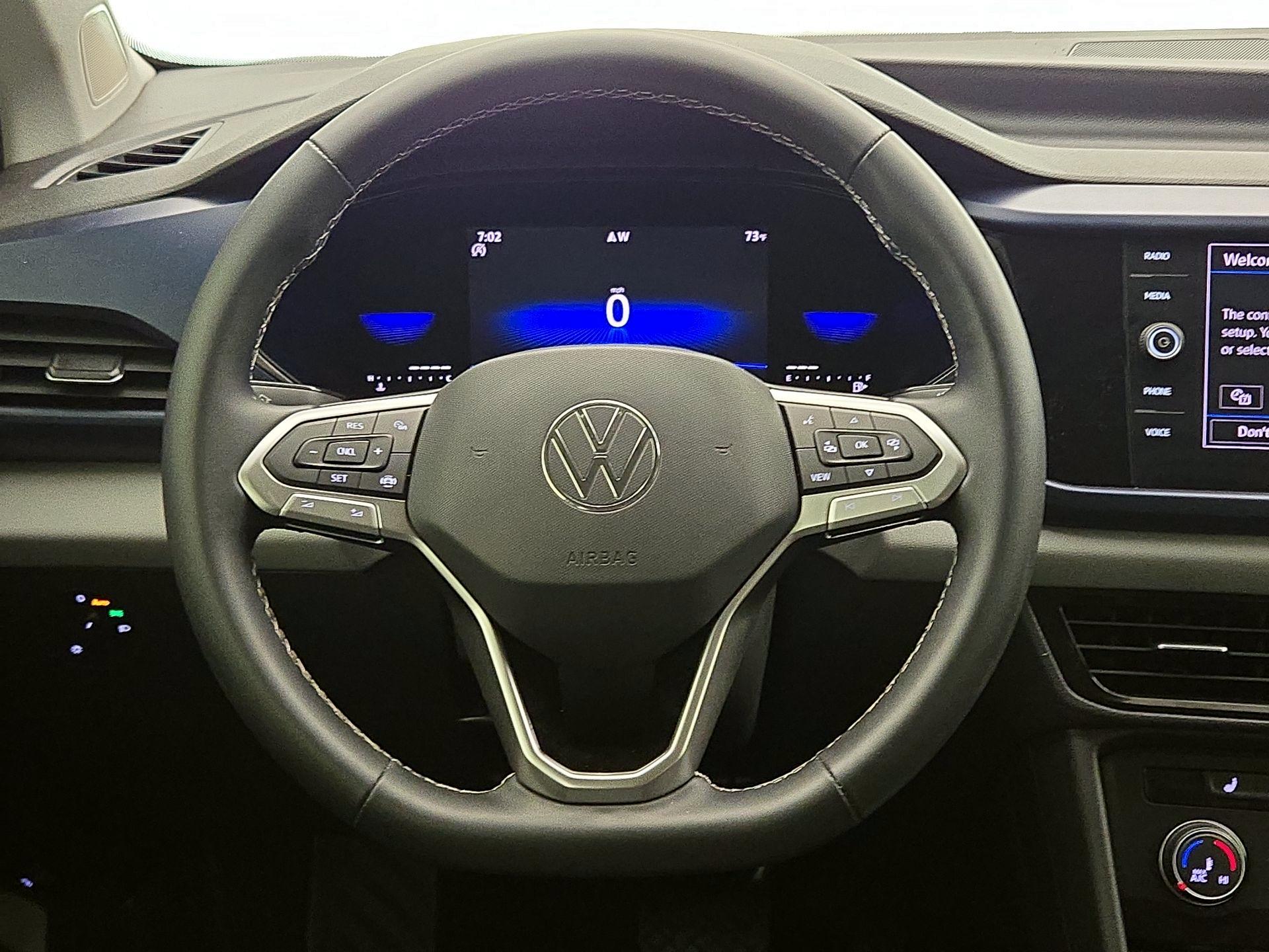 Thumbnail: 2022 Volkswagen Taos - 10