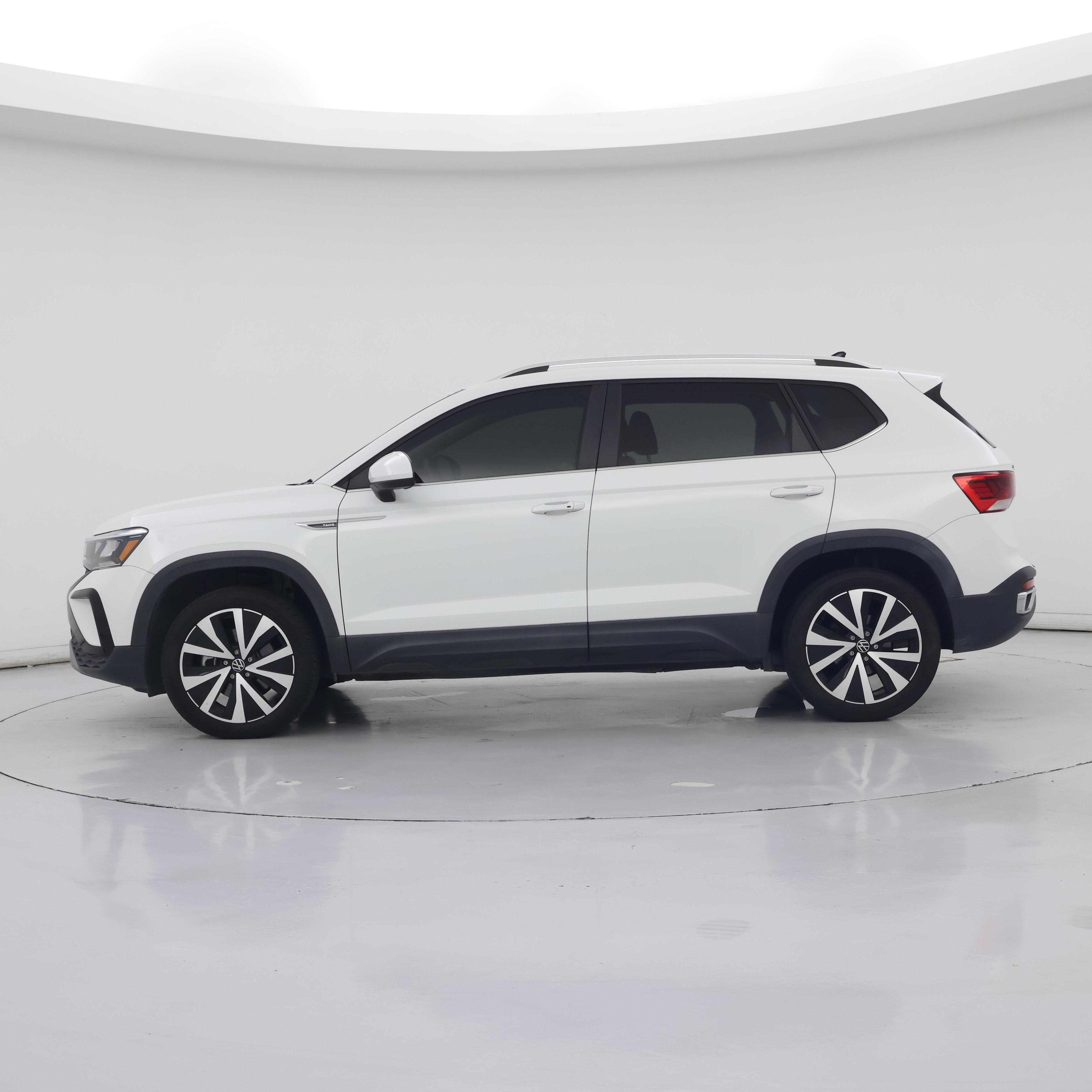 Thumbnail: 2022 Volkswagen Taos - 3