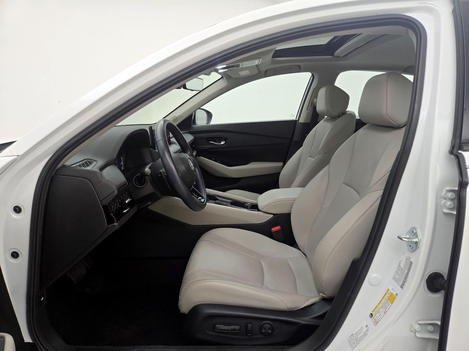 2024 Honda Accord Hybrid EX-L - Photo 12