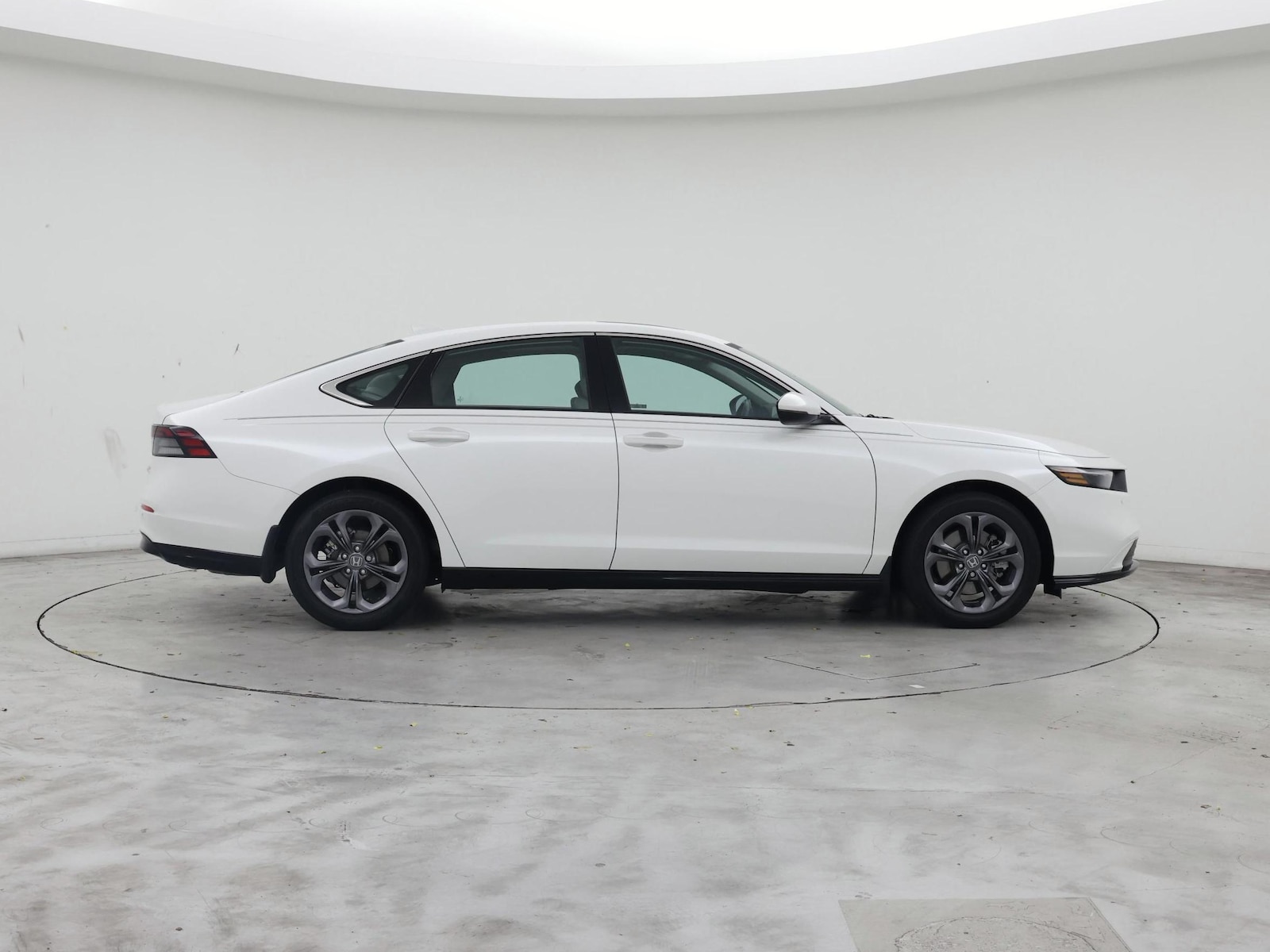 2024 Honda Accord Hybrid EX-L - Photo 8