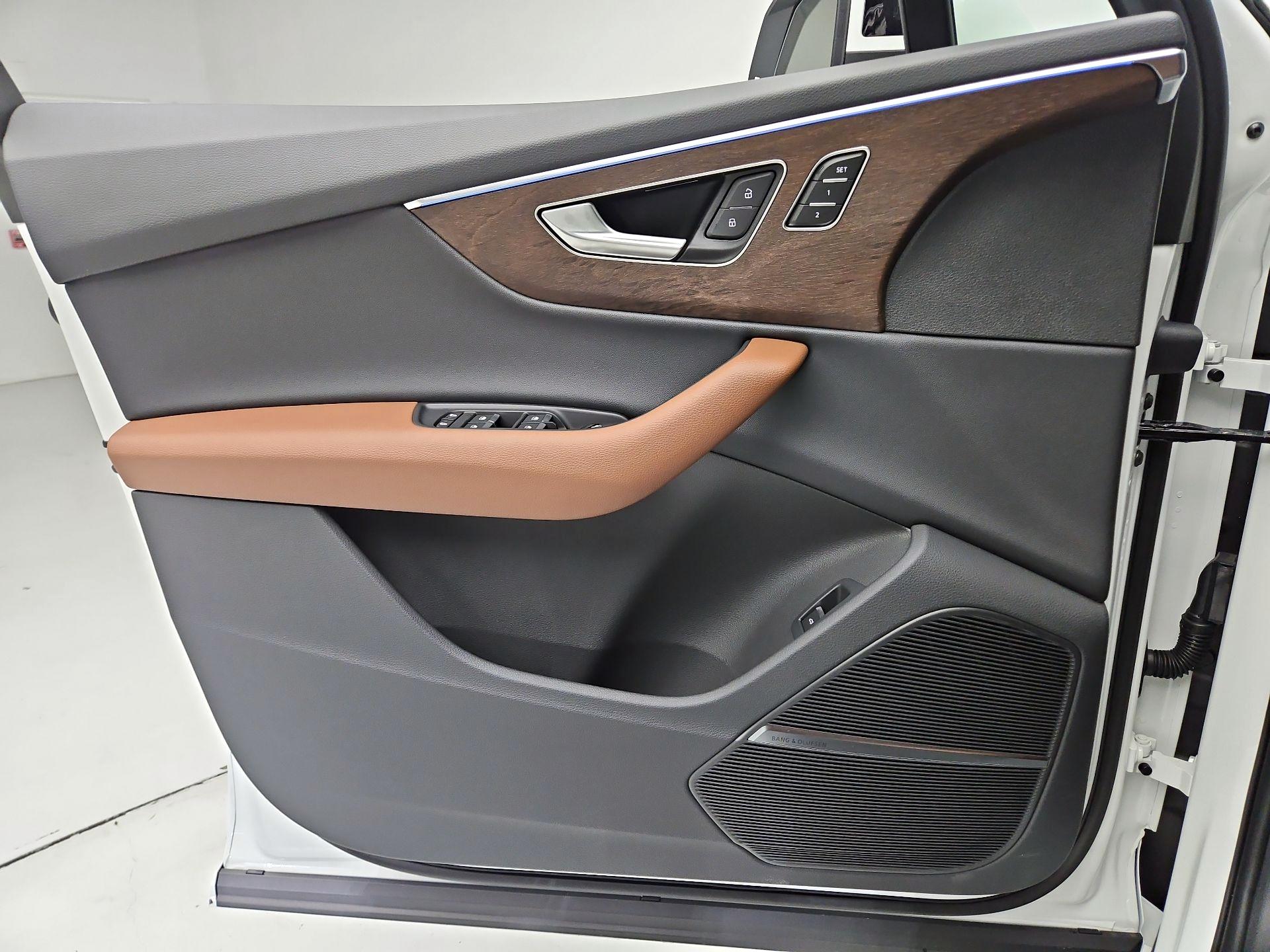 Thumbnail: 2026 Audi Q7 - 12