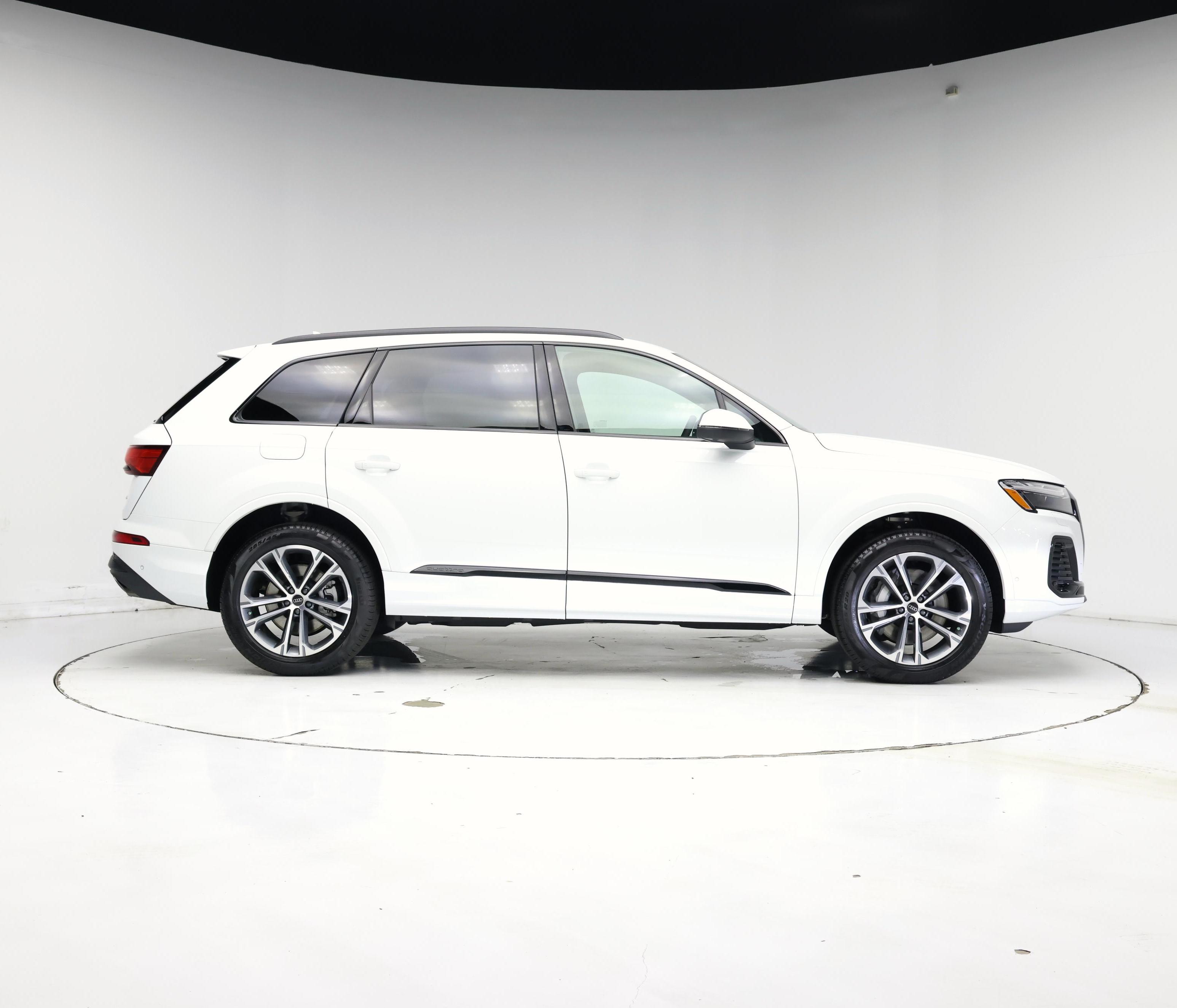 Thumbnail: 2026 Audi Q7 - 7