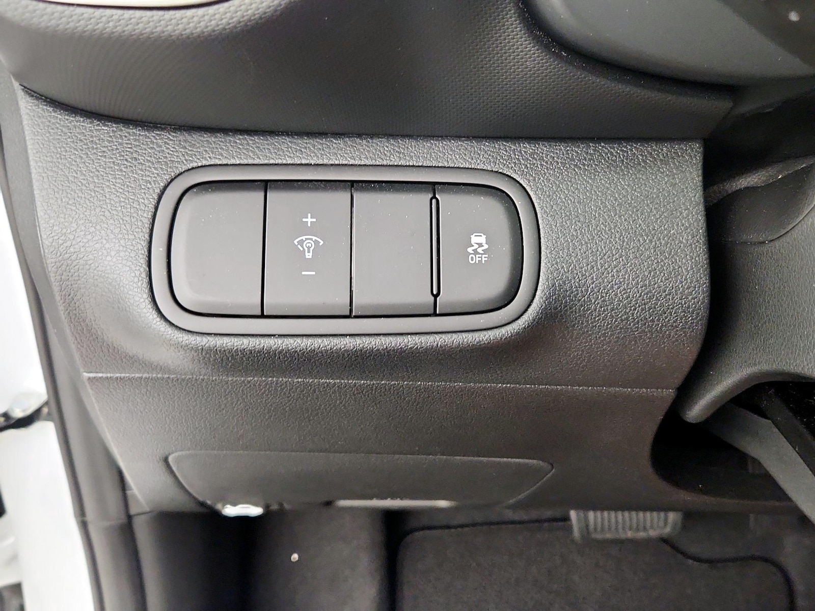 2025 Hyundai Venue SE - Photo 14