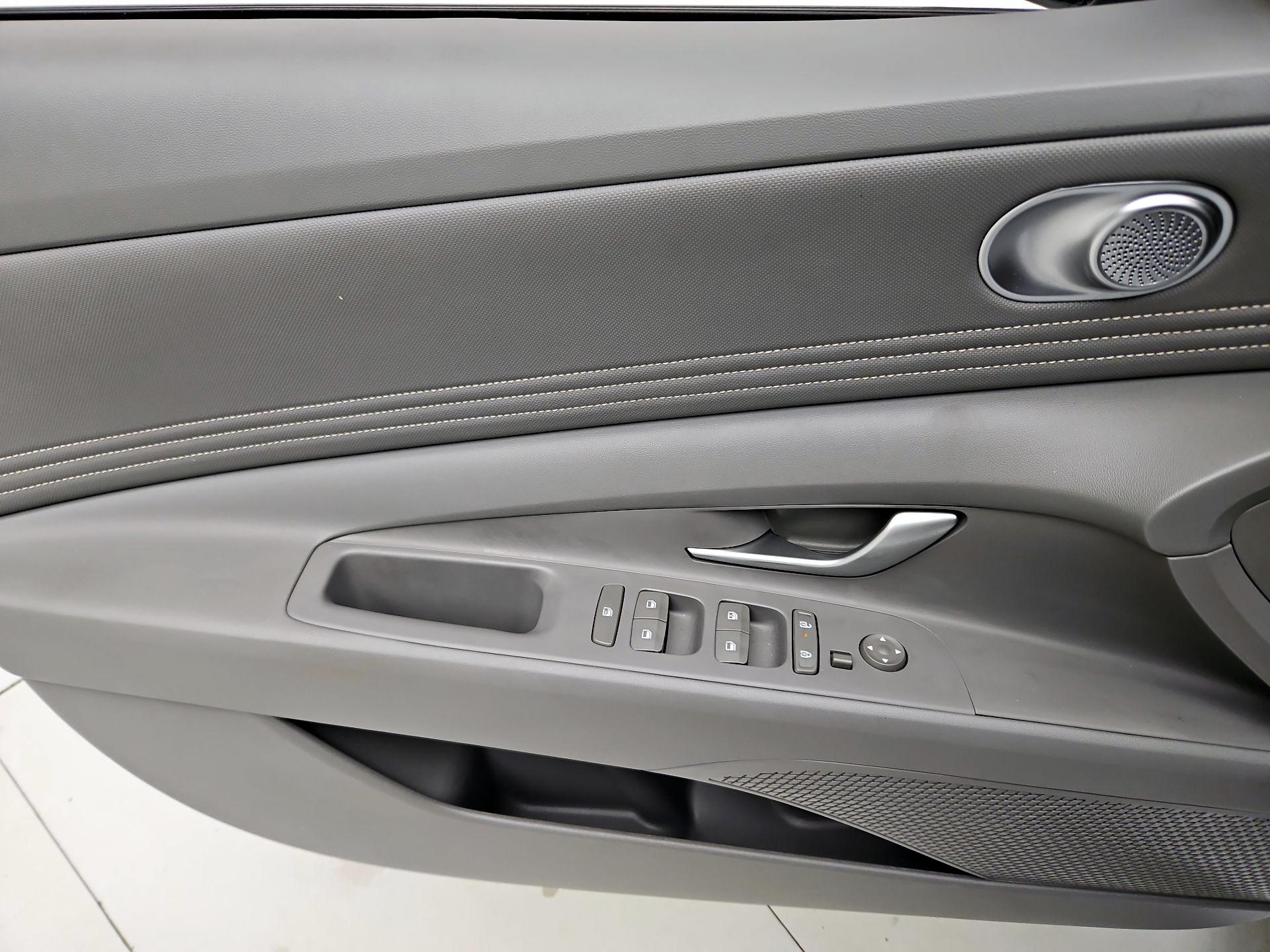 Thumbnail: 2025 Hyundai Elantra - 12