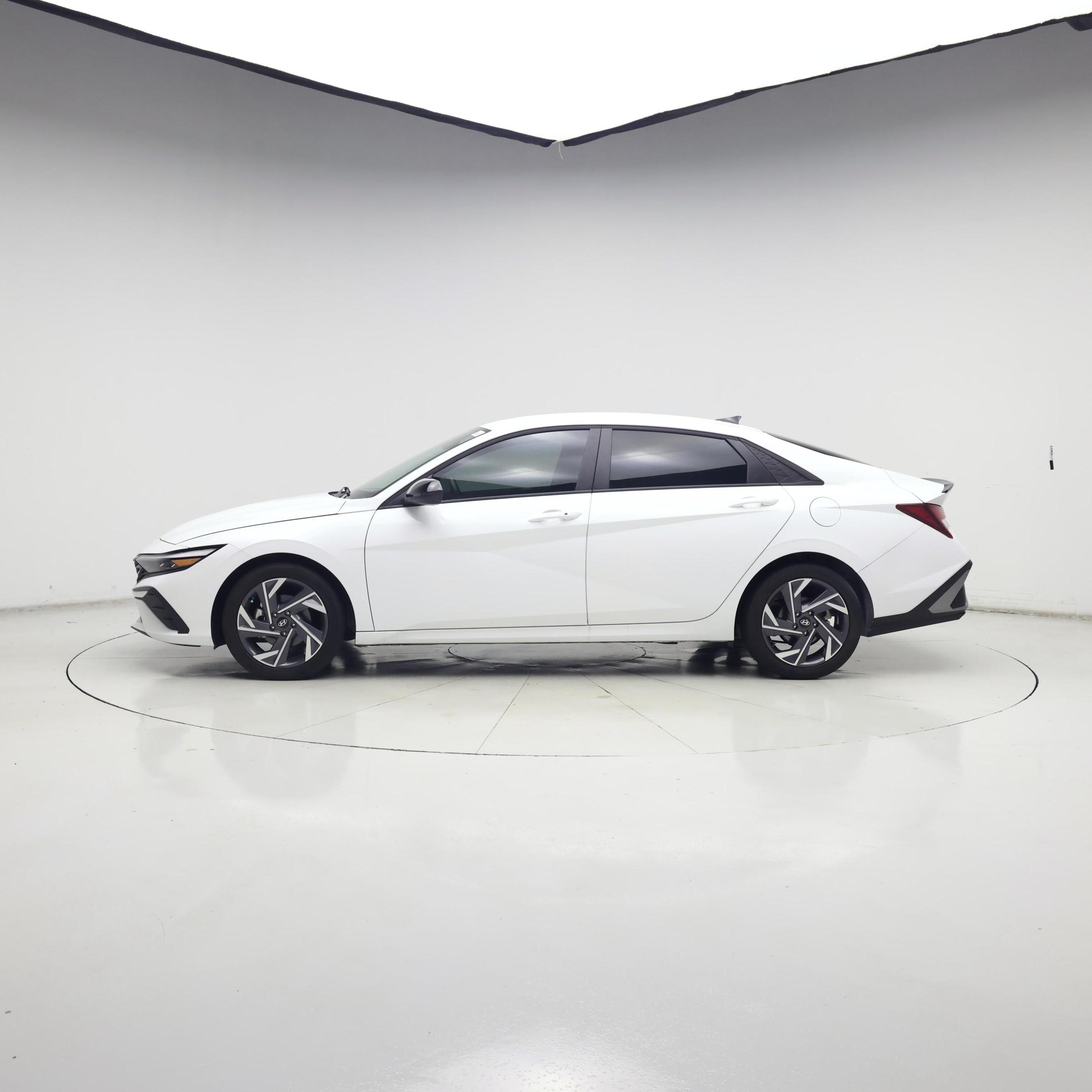 Thumbnail: 2025 Hyundai Elantra - 3