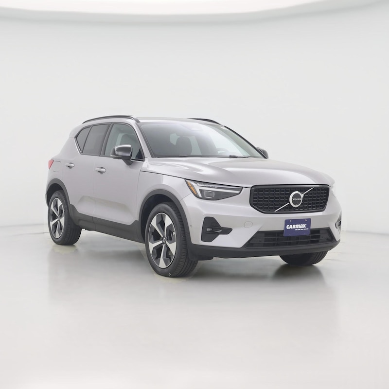 2026 Volvo XC40 B5 Plus