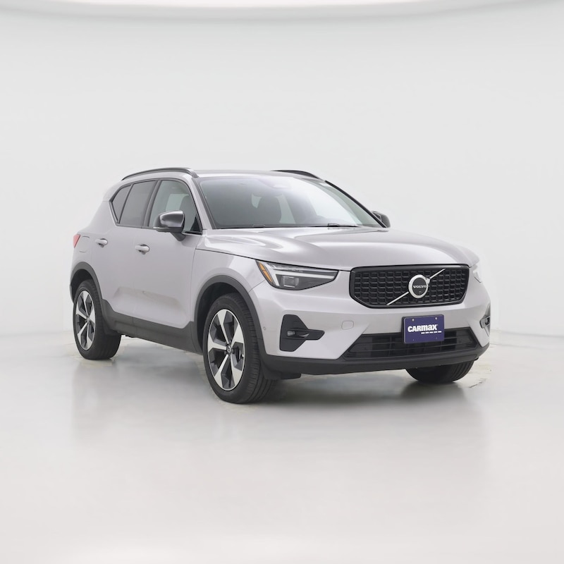 2026 Volvo XC40 B5 Plus