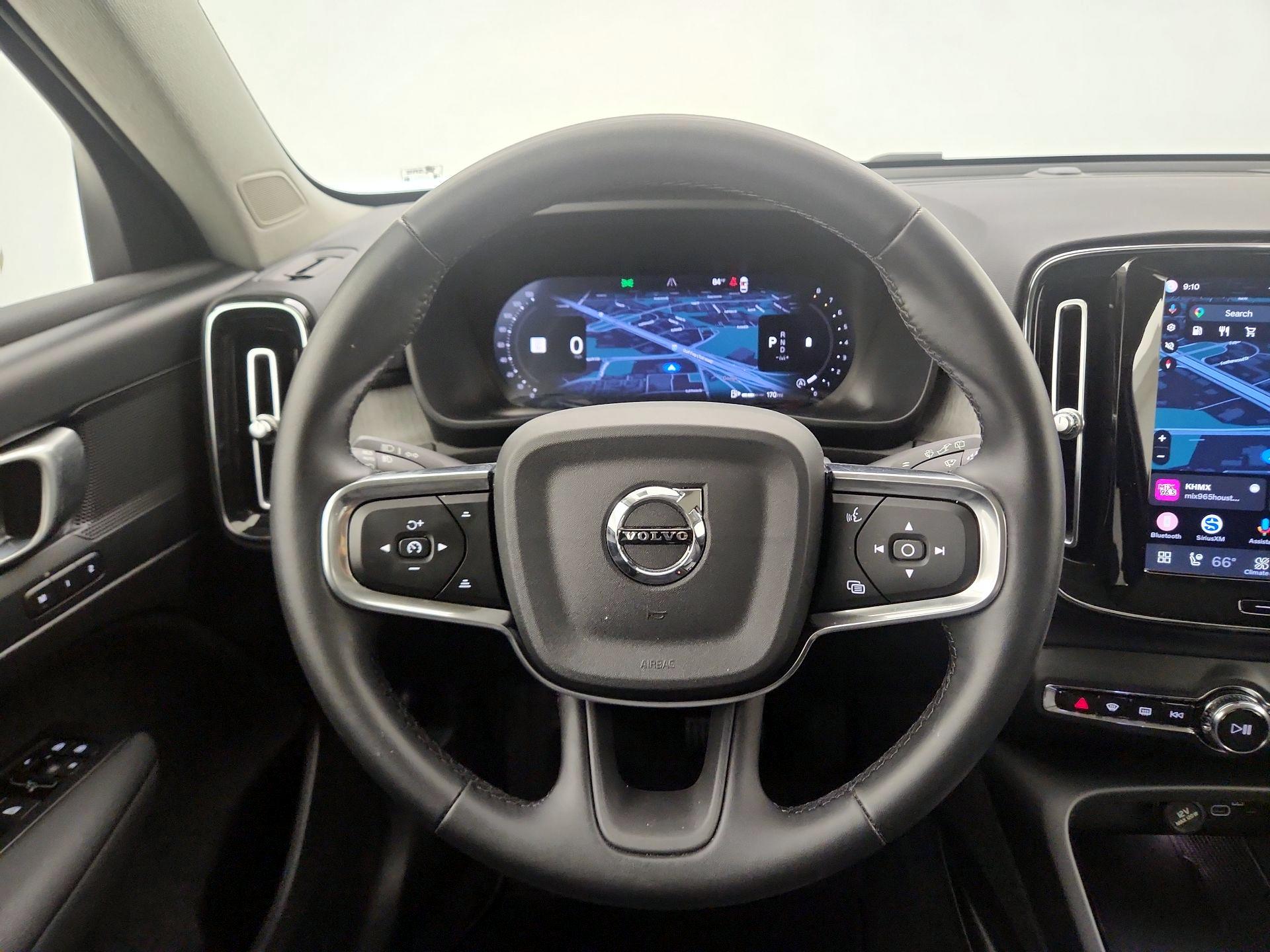 Thumbnail: 2026 Volvo XC40 - 10