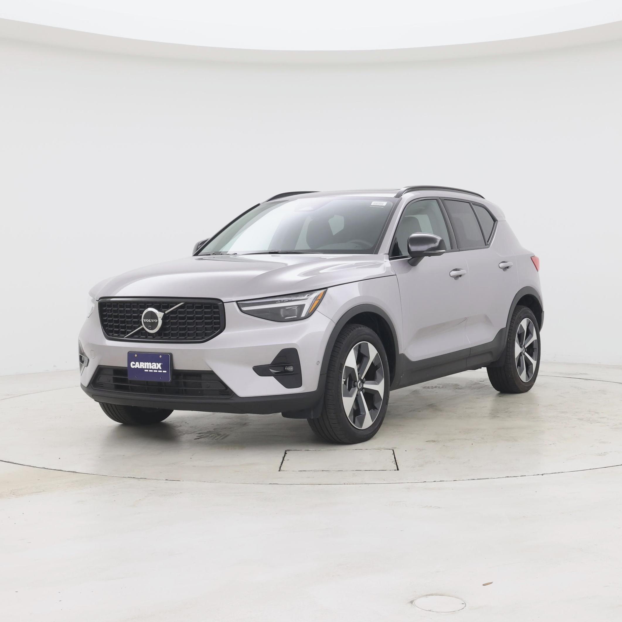 Thumbnail: 2026 Volvo XC40 - 4