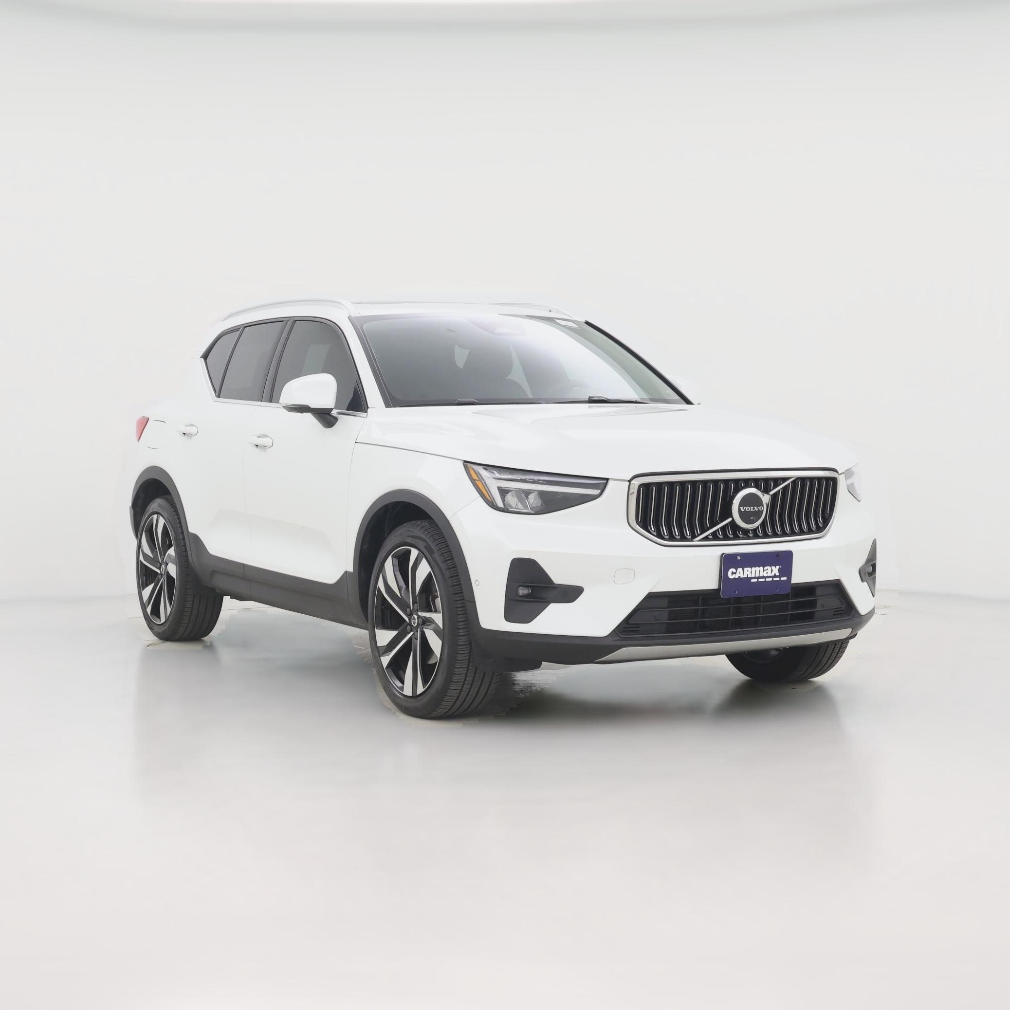 Thumbnail: 2023 Volvo XC40 - 1