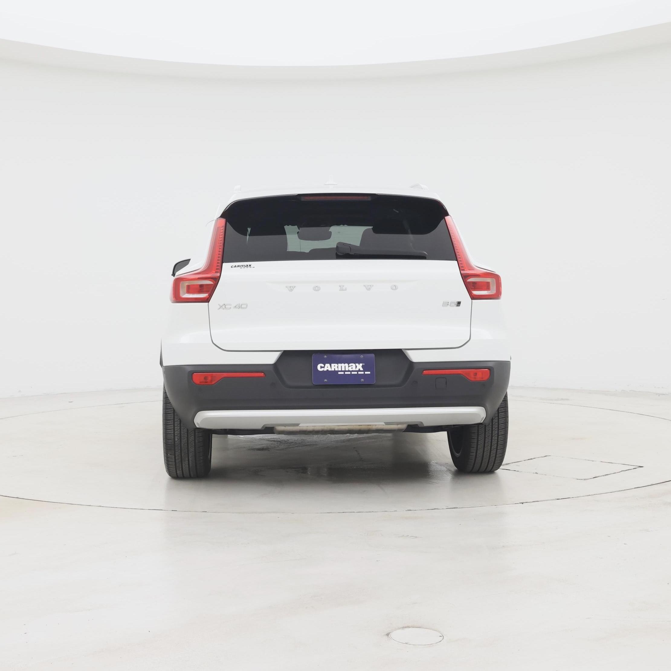 Thumbnail: 2023 Volvo XC40 - 6