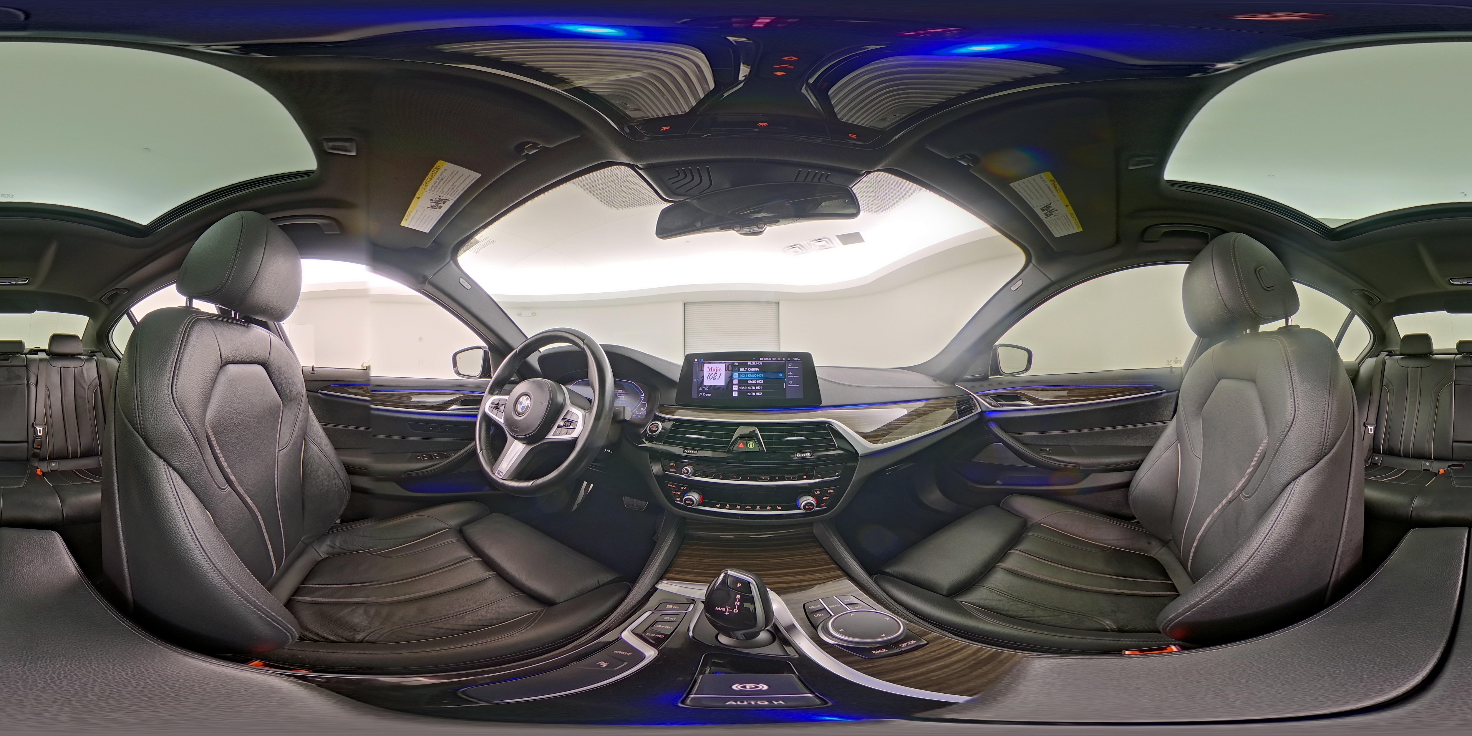 2020 BMW 5 Series 530e - Photo 27