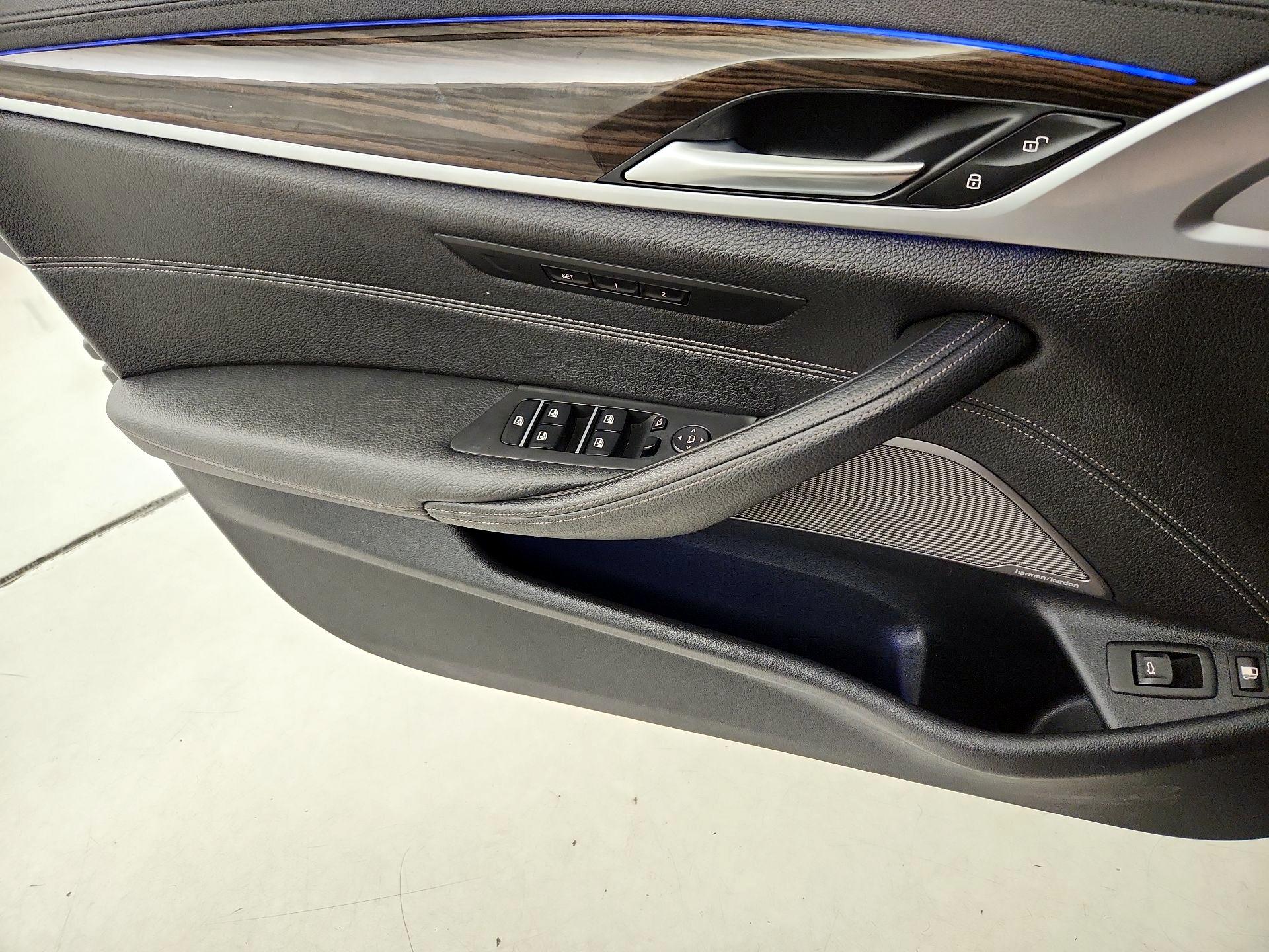 Thumbnail: 2020 BMW 5 Series - 12