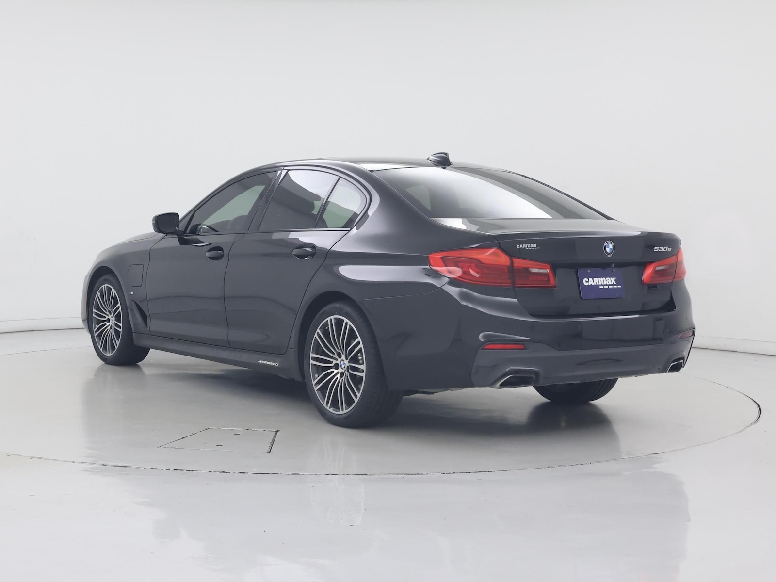 2020 BMW 5 Series 530e - Photo 3