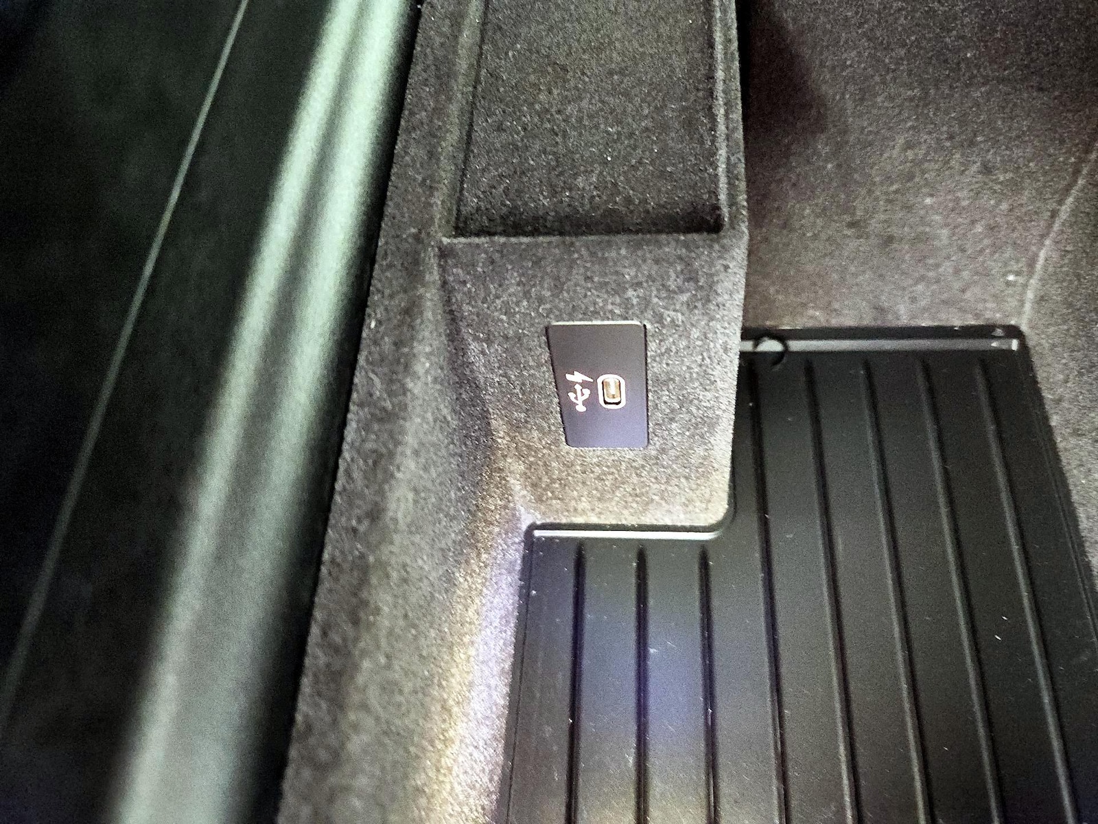 2020 BMW 5 Series 530e - Photo 20