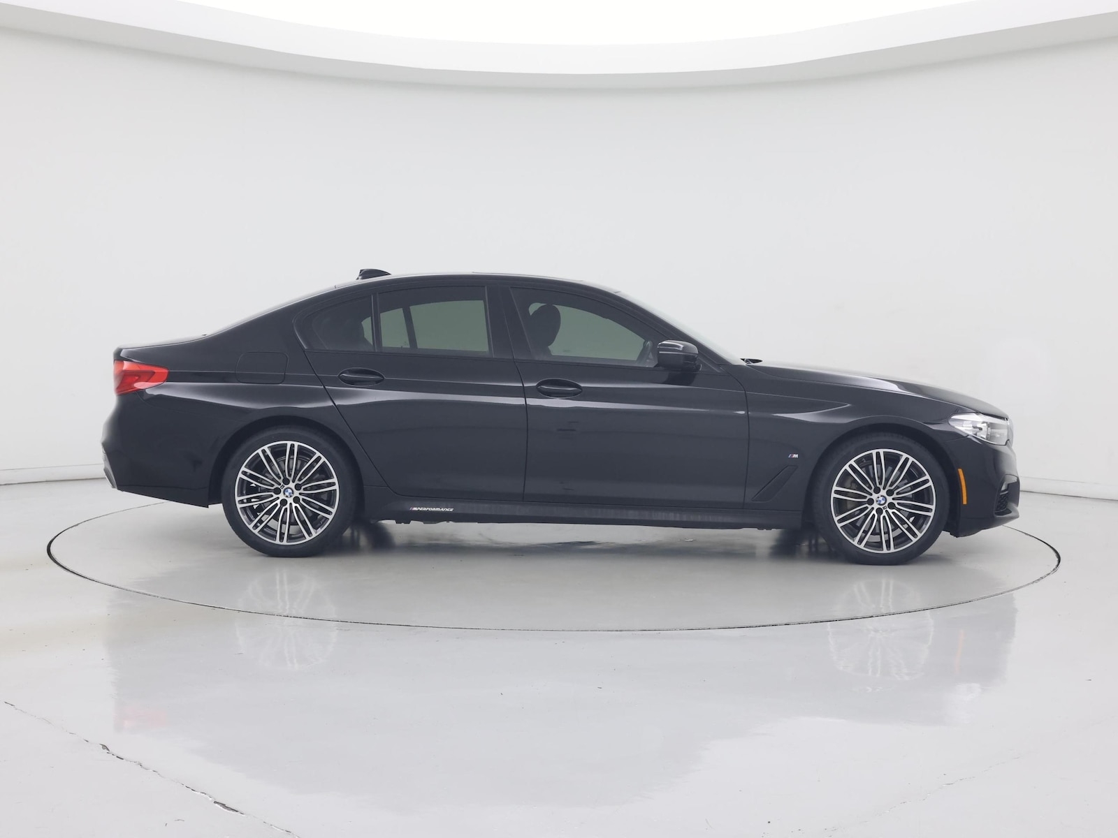2020 BMW 5 Series 530e - Photo 8