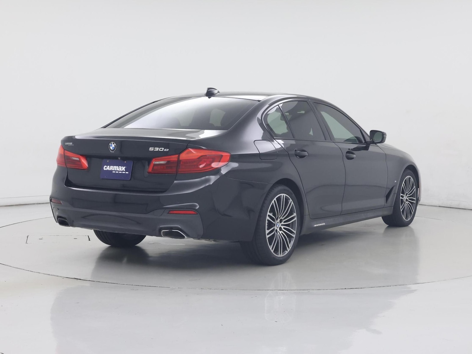 2020 BMW 5 Series 530e - Photo 9