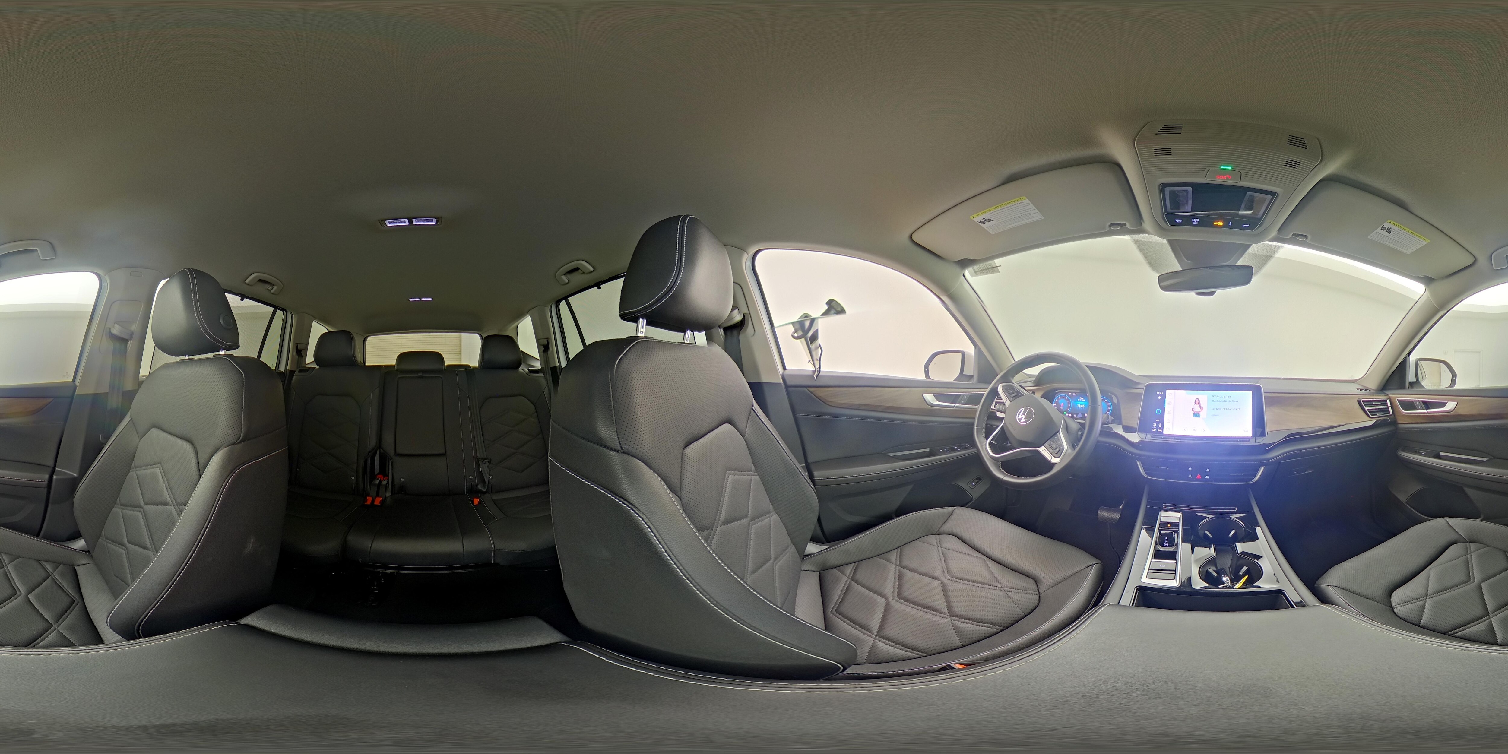 2025 Volkswagen Atlas SE w/Tech - Photo 25