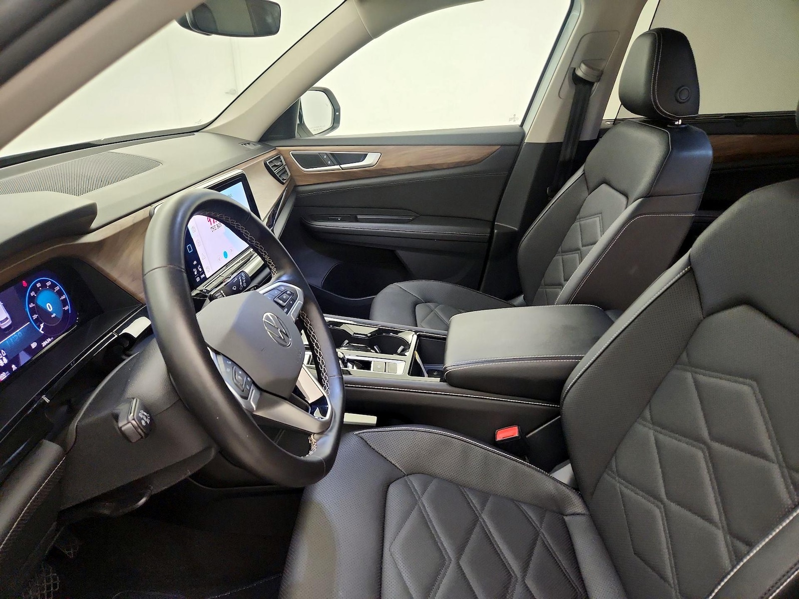 2025 Volkswagen Atlas SE w/Tech - Photo 12