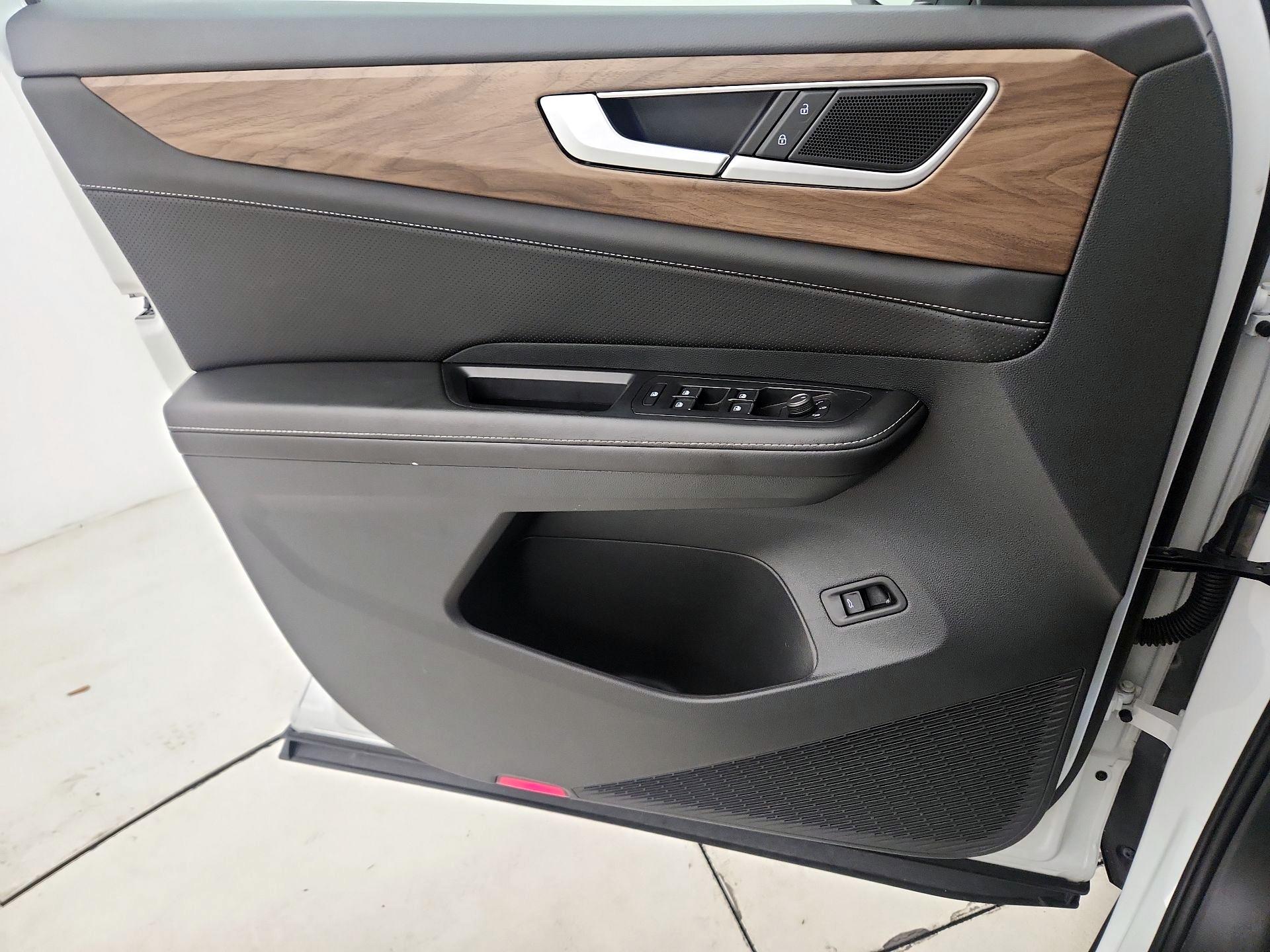 Thumbnail: 2025 Volkswagen Atlas - 12