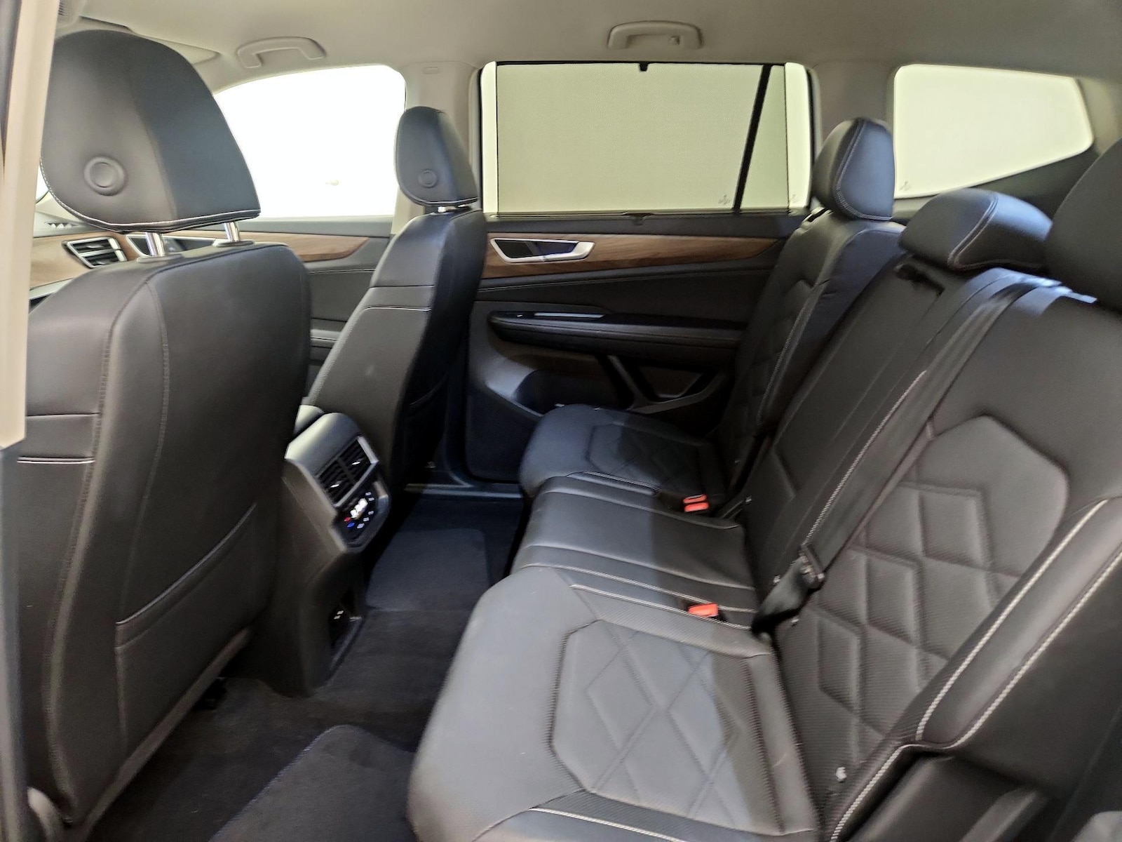 2025 Volkswagen Atlas SE w/Tech - Photo 20